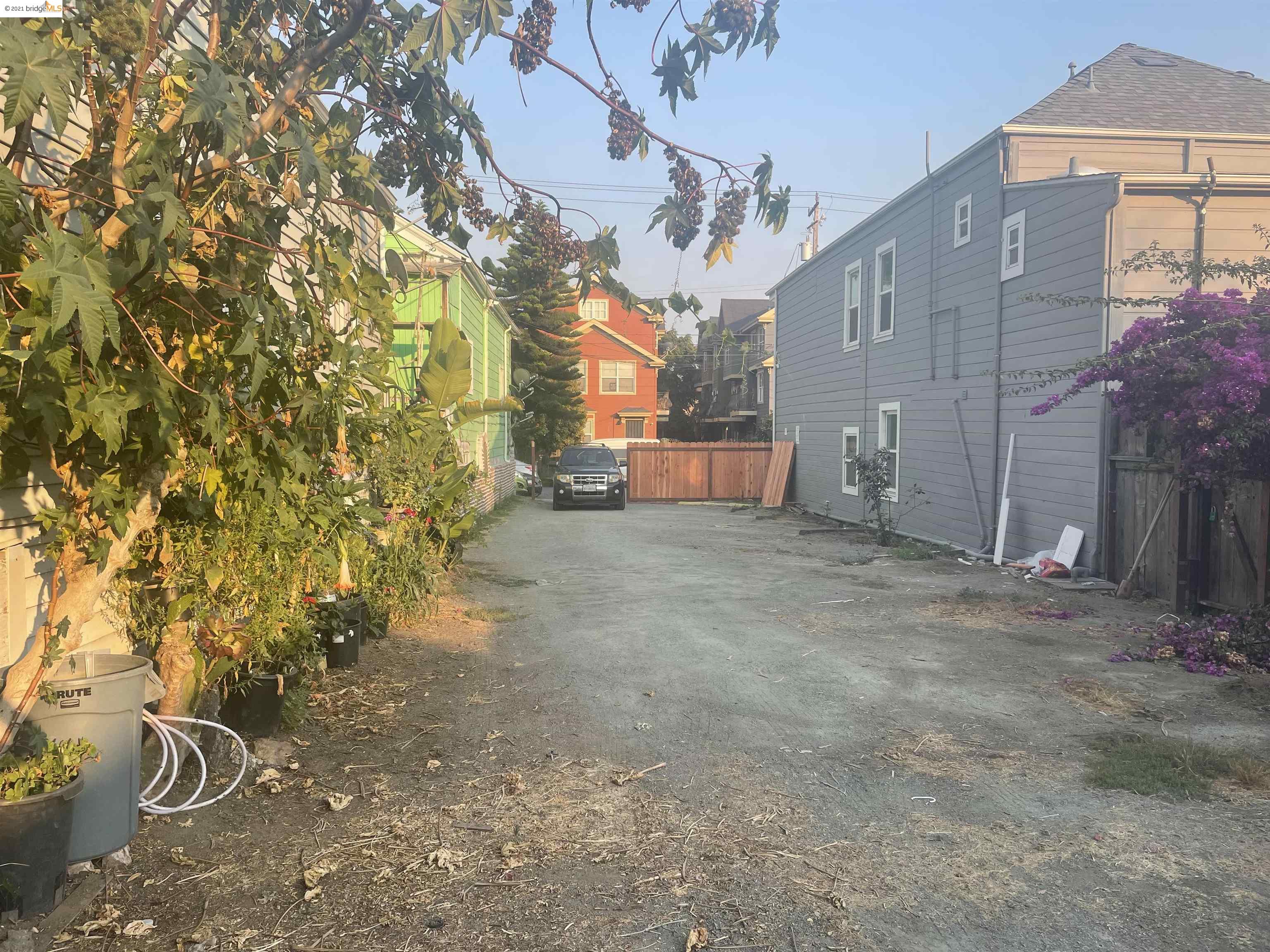 521 Henry Street, OAKLAND, California 94607, ,Lots And Land,For Sale,Henry Street,40970103