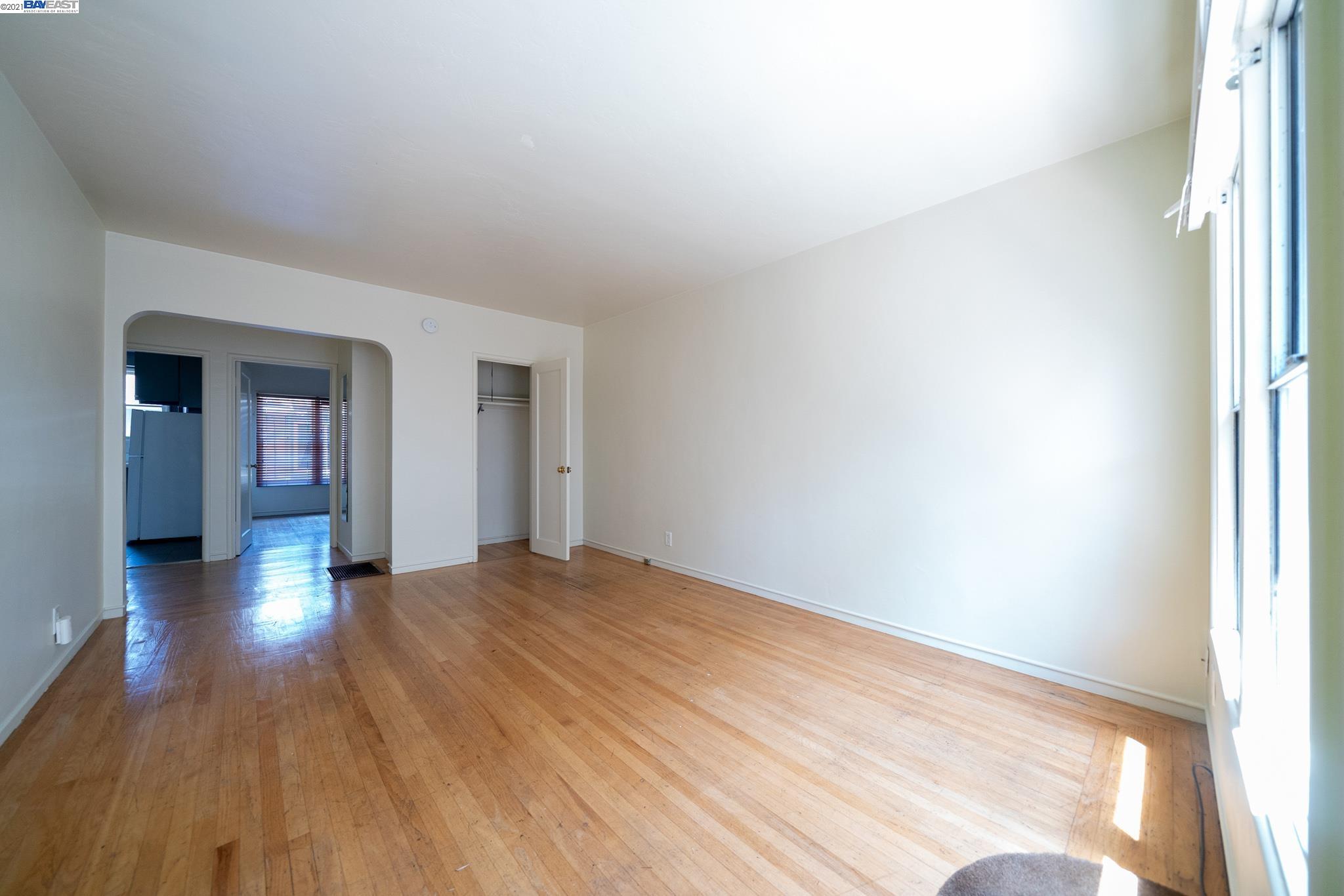 950 Kains Avenue, ALBANY, California 94706, ,Comm Ri Multi-units 5+,For Sale,Kains Avenue,40970788