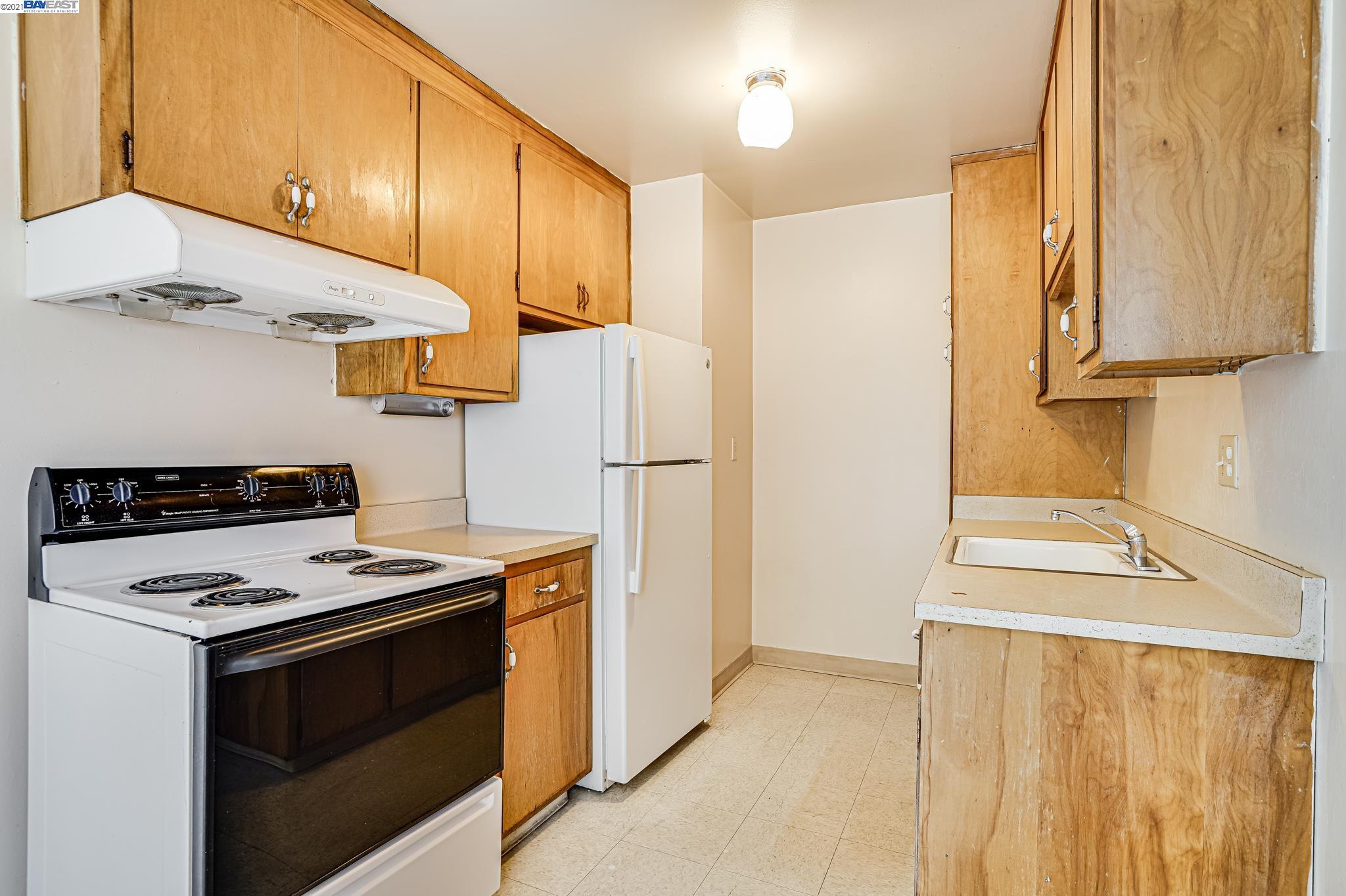2215 Central Ave, ALAMEDA, California 94501, ,Comm Ri Multi-units 5+,For Sale,Central Ave,40971020