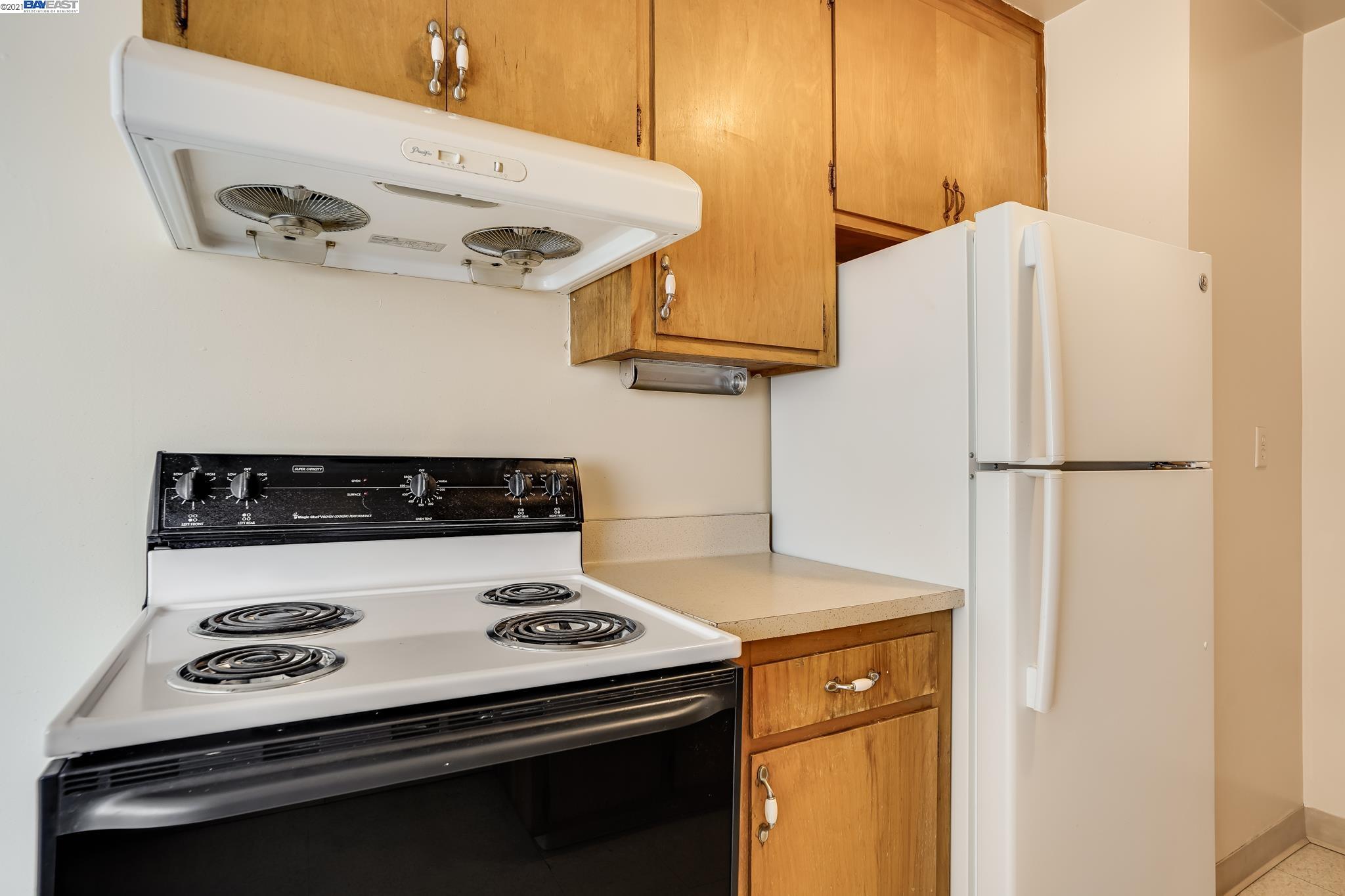 2215 Central Ave, ALAMEDA, California 94501, ,Comm Ri Multi-units 5+,For Sale,Central Ave,40971020