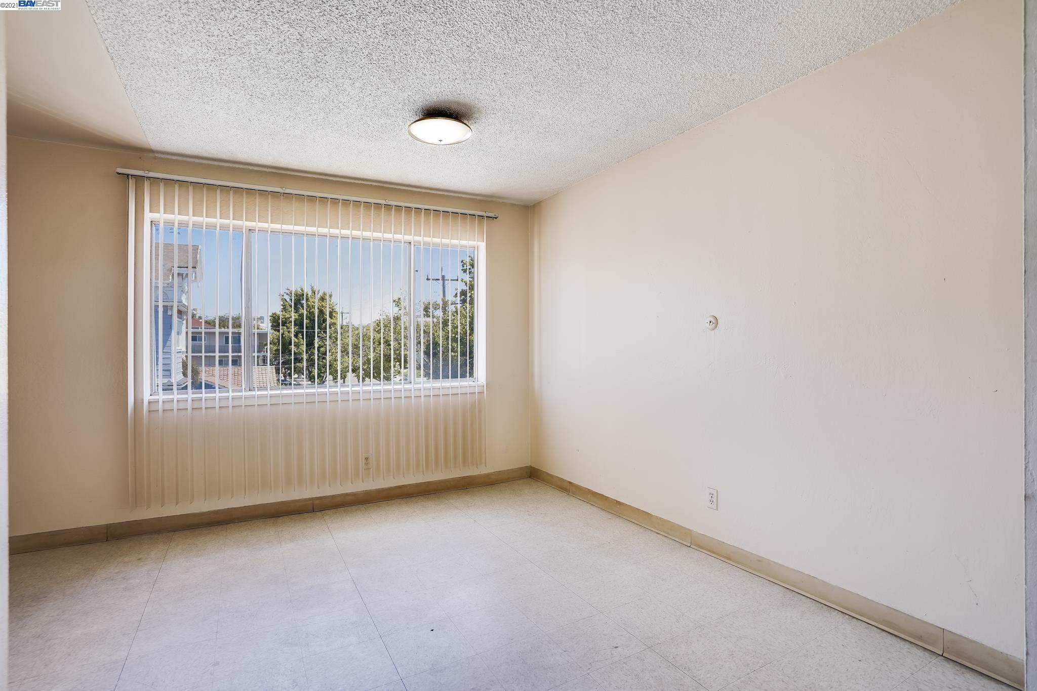 2215 Central Ave, ALAMEDA, California 94501, ,Comm Ri Multi-units 5+,For Sale,Central Ave,40971020