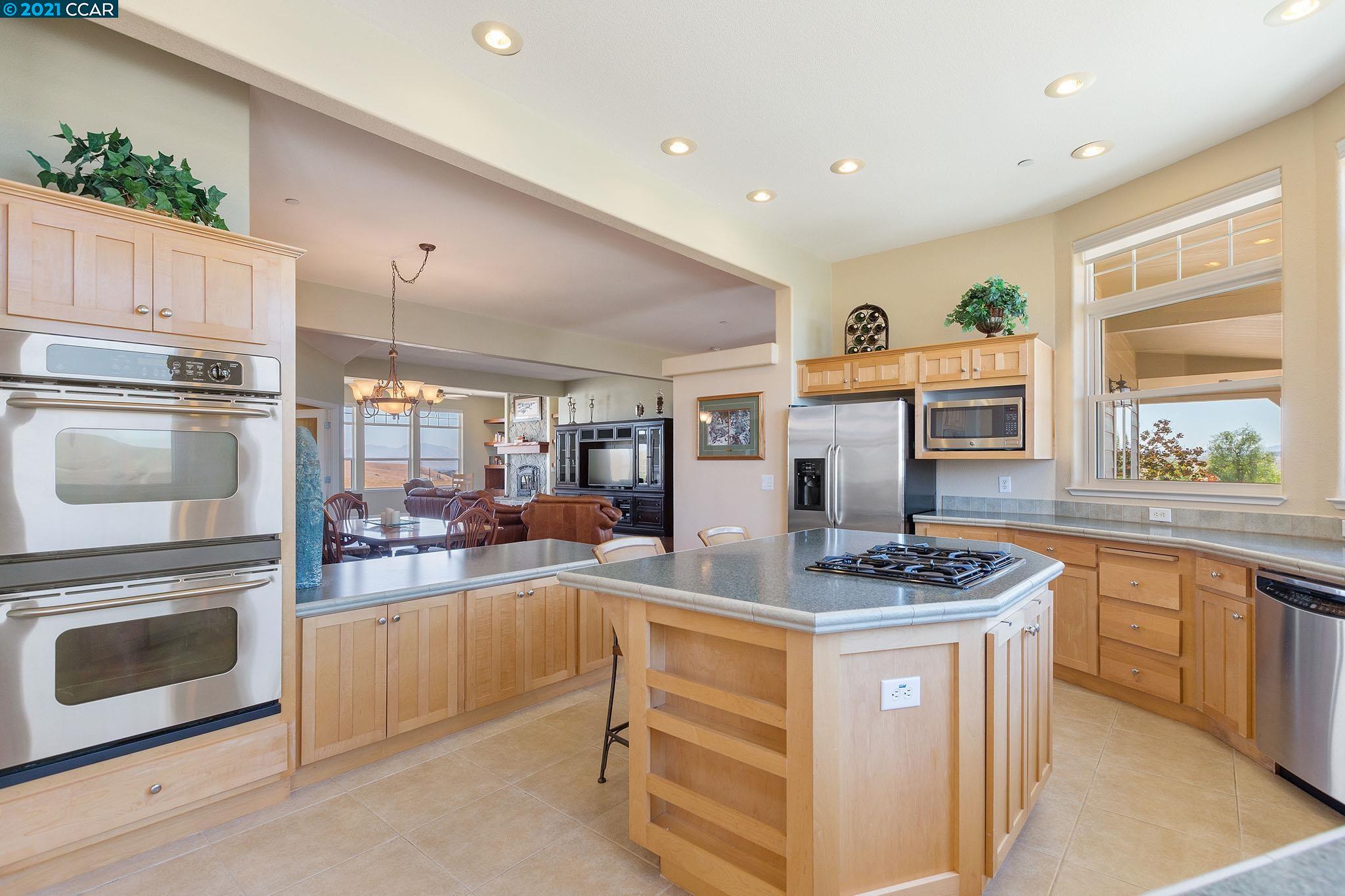 400 Cummings Skyway, CROCKETT, California 94525, ,Lots And Land,For Sale,Cummings Skyway,40971232
