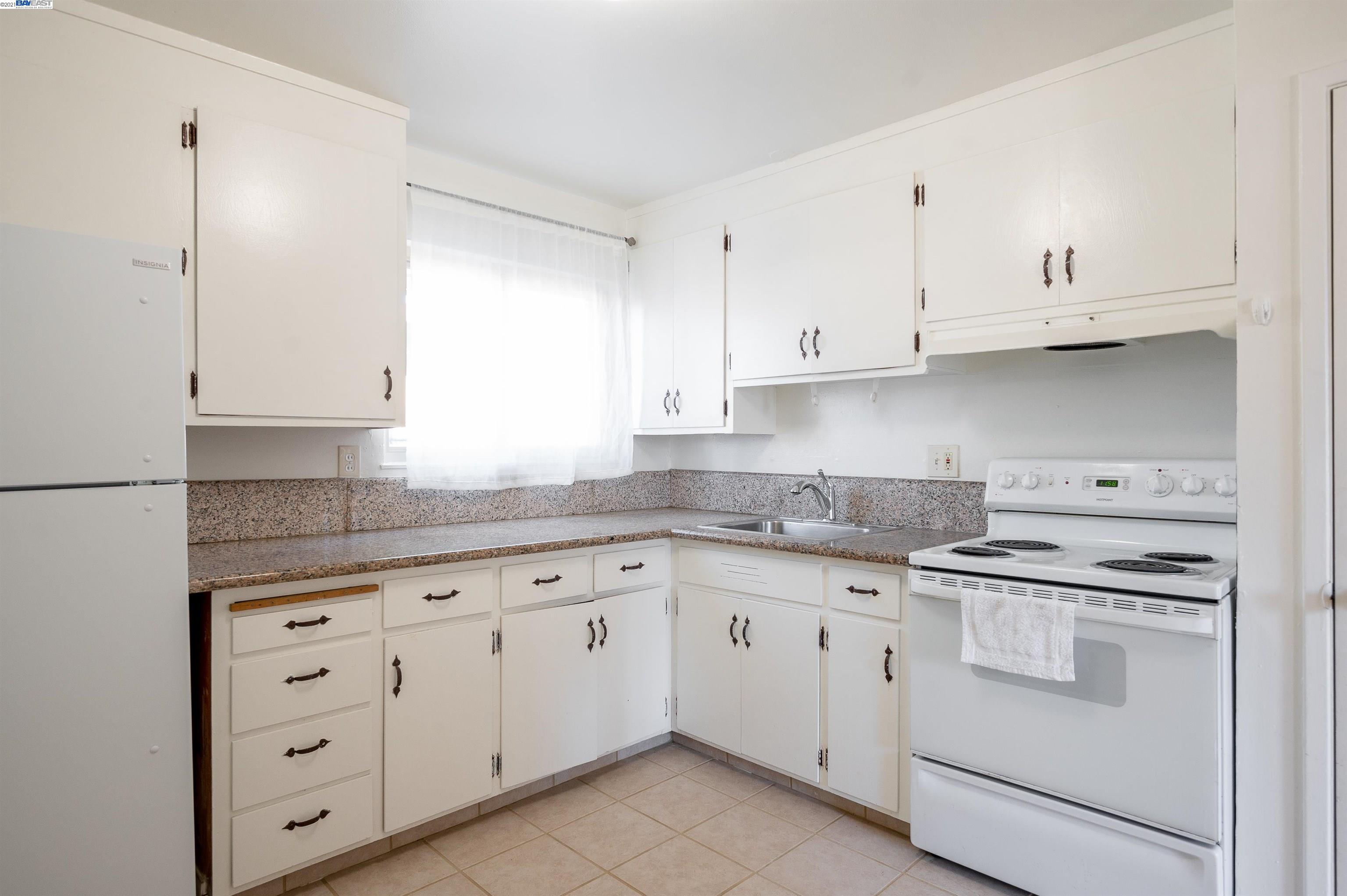 1725 Bissell Ave, RICHMOND, California 94801, ,Comm Ri Multi-units 5+,For Sale,Bissell Ave,40971890