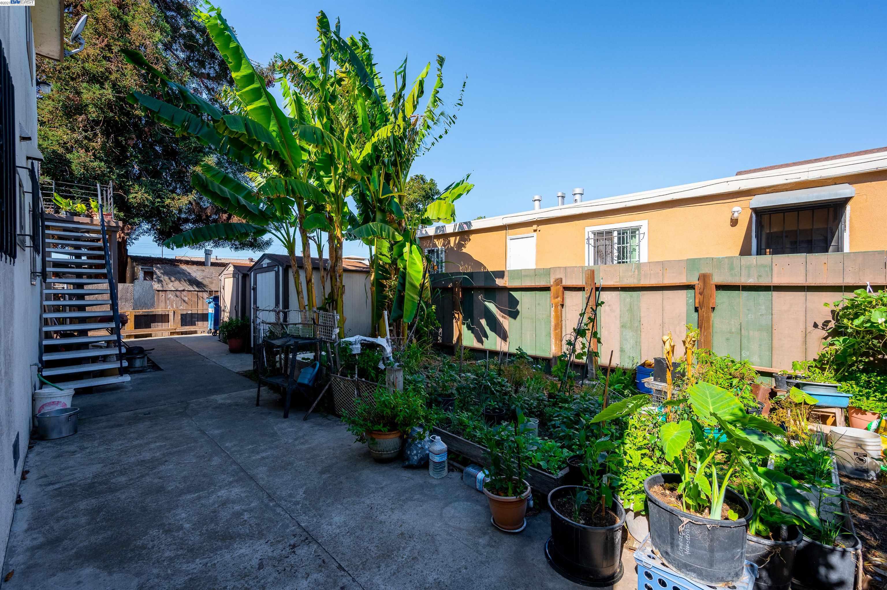 1725 Bissell Ave, RICHMOND, California 94801, ,Comm Ri Multi-units 5+,For Sale,Bissell Ave,40971890