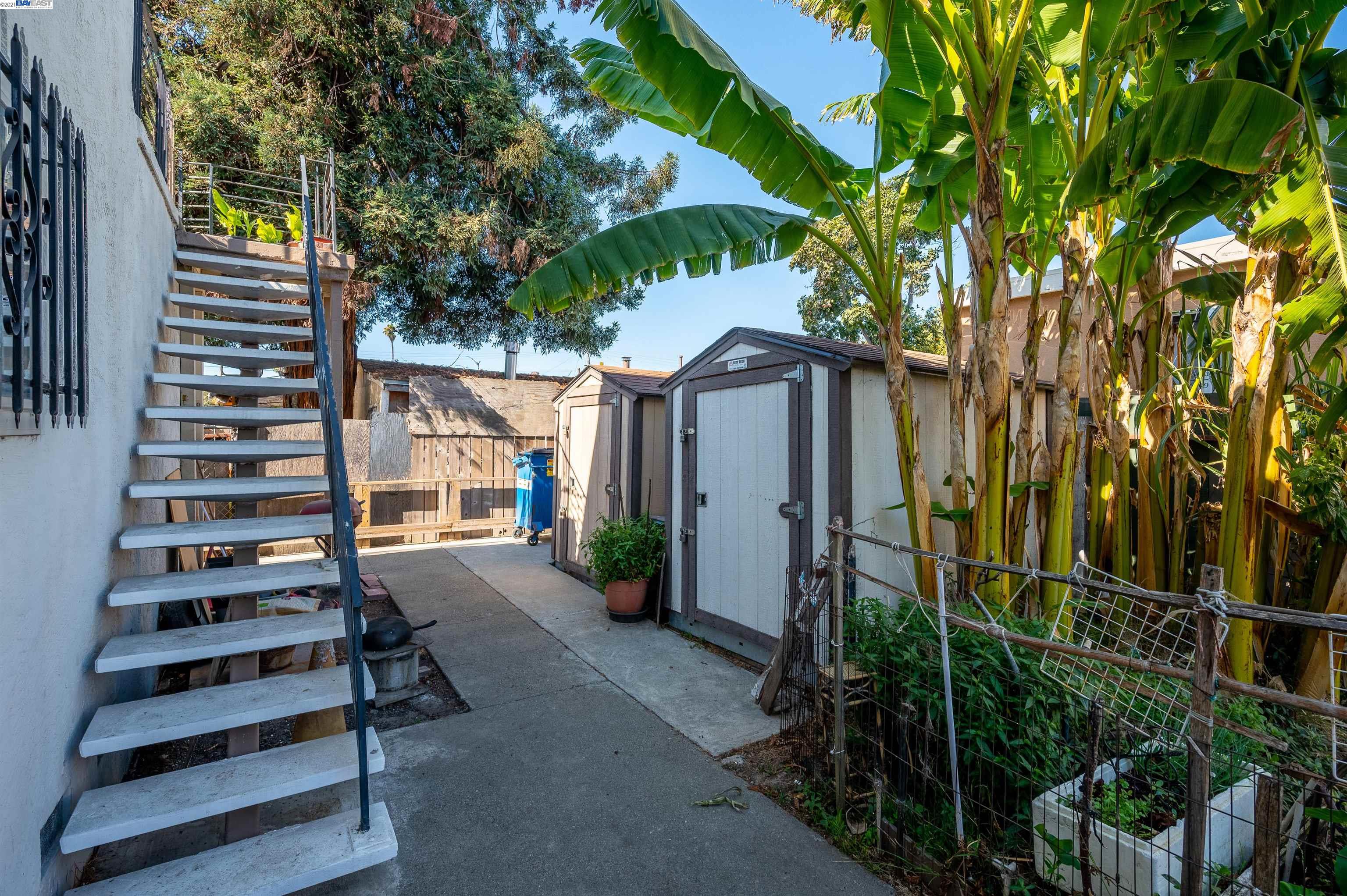 1725 Bissell Ave, RICHMOND, California 94801, ,Comm Ri Multi-units 5+,For Sale,Bissell Ave,40971890