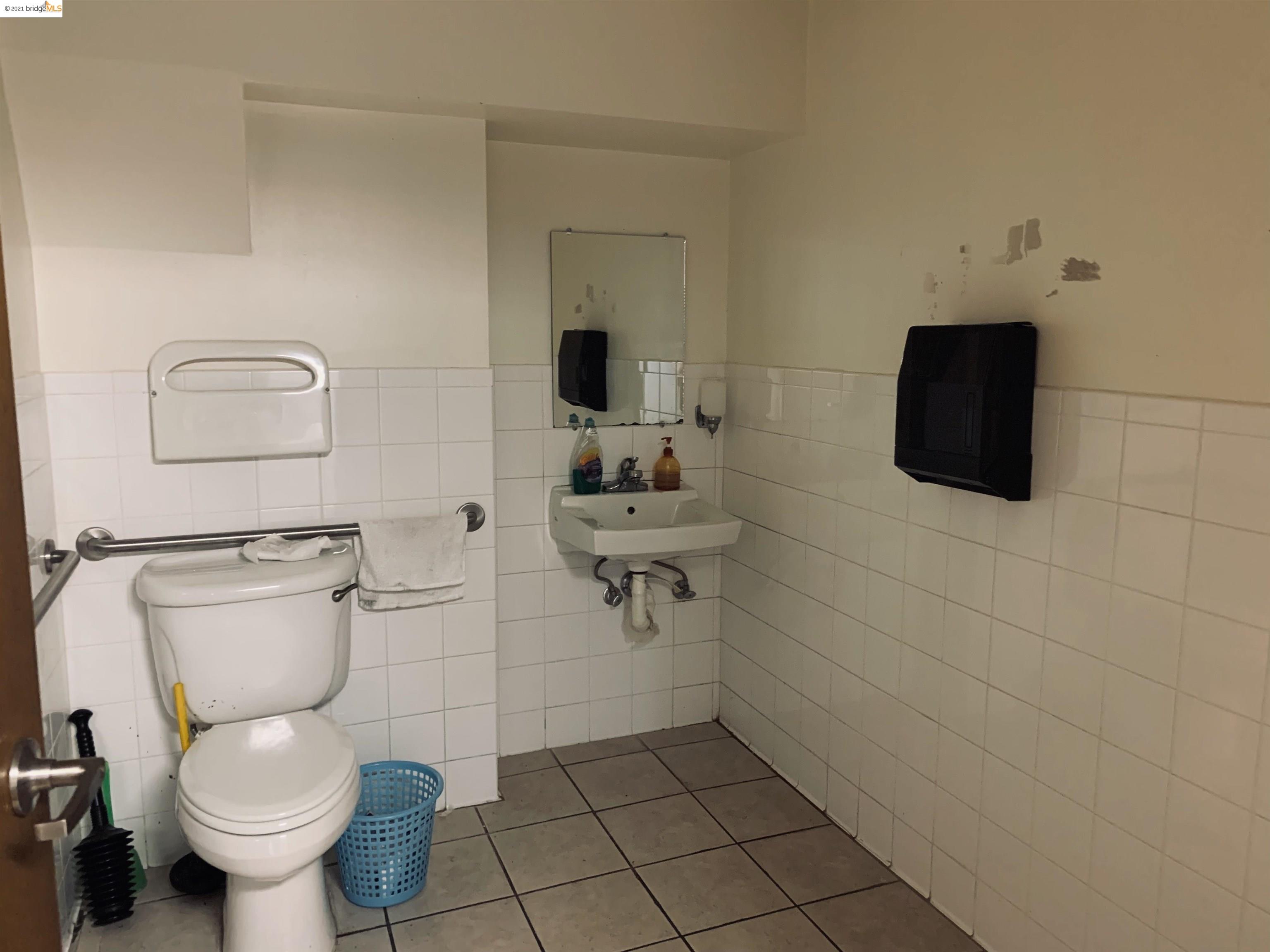 238 9th, OAKLAND, California 94607, ,Comm Ri Multi-units 5+,For Sale,9th,40971926
