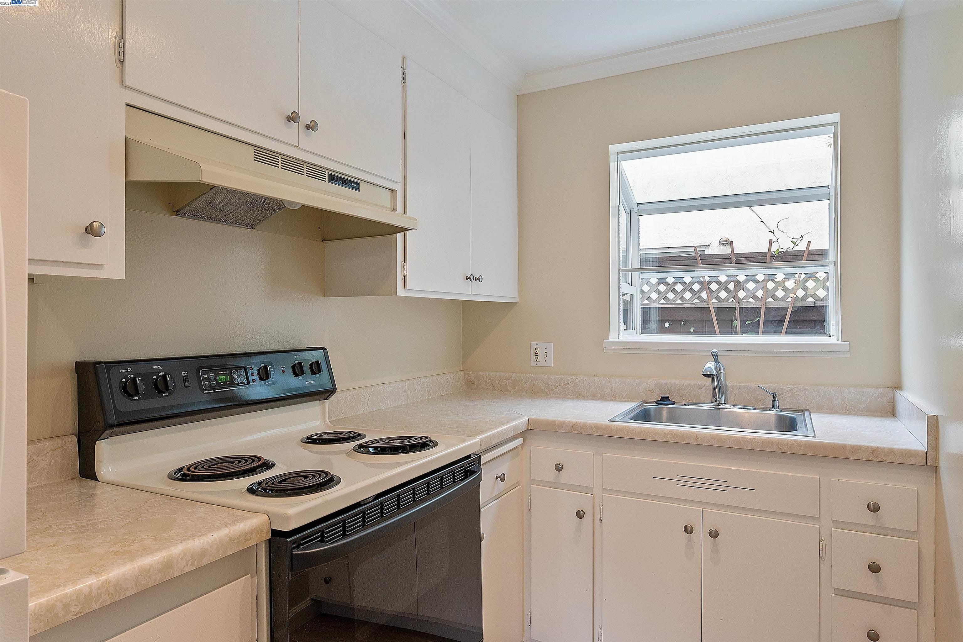 2233 Clinton Ave, ALAMEDA, California 94501, ,Comm Ri Multi-units 5+,For Sale,Clinton Ave,40972699
