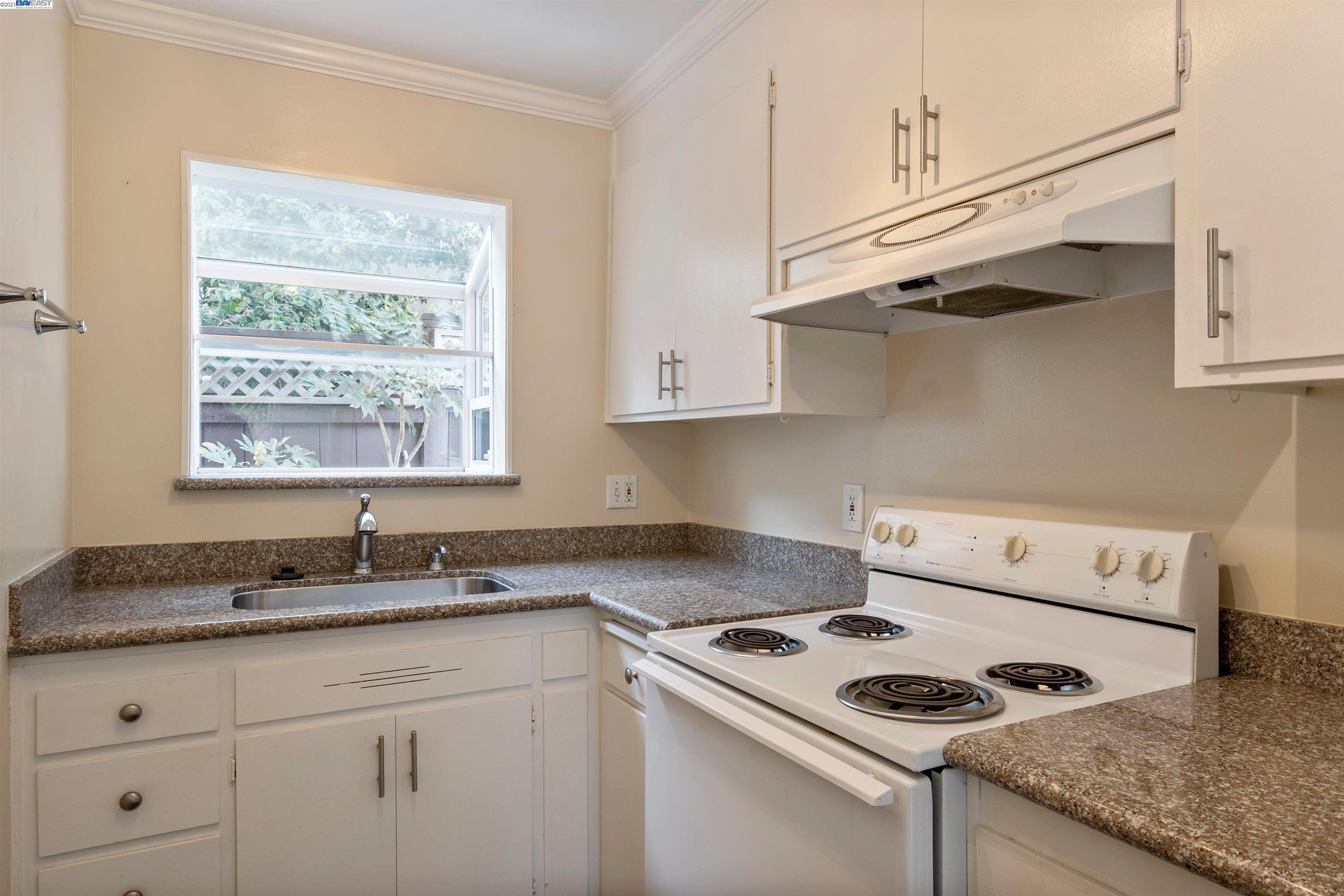 2233 Clinton Ave, ALAMEDA, California 94501, ,Comm Ri Multi-units 5+,For Sale,Clinton Ave,40972699