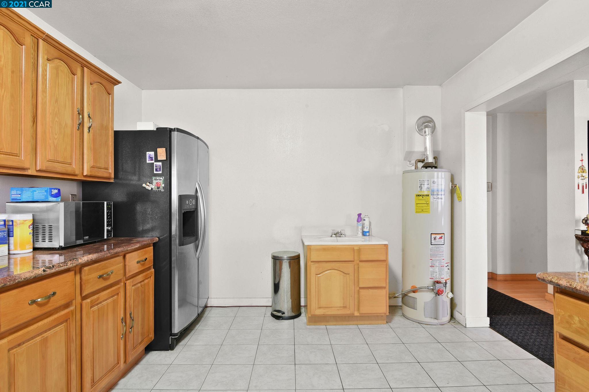 7332 International Blvd, OAKLAND, California 94621, ,Comm Industrial For Sale,For Sale,International Blvd,40972885