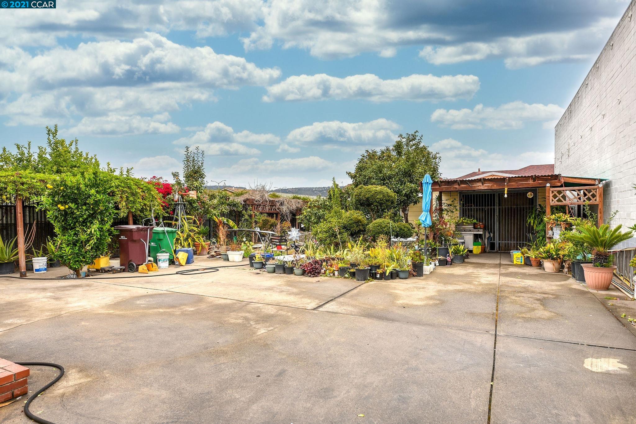 7332 International Blvd, OAKLAND, California 94621, ,Comm Industrial For Sale,For Sale,International Blvd,40972885