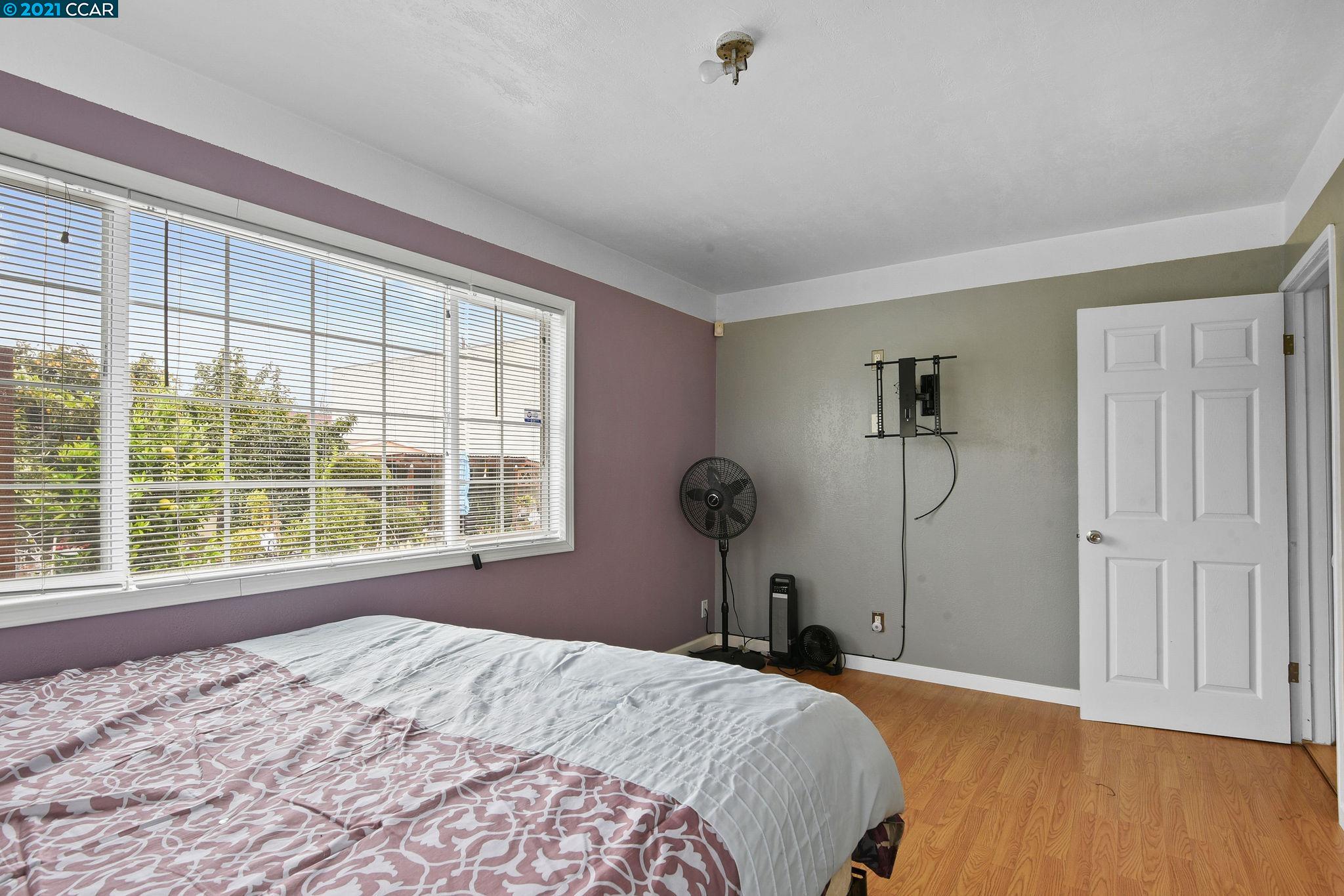 7332 International Blvd, OAKLAND, California 94621, ,Comm Industrial For Sale,For Sale,International Blvd,40972885