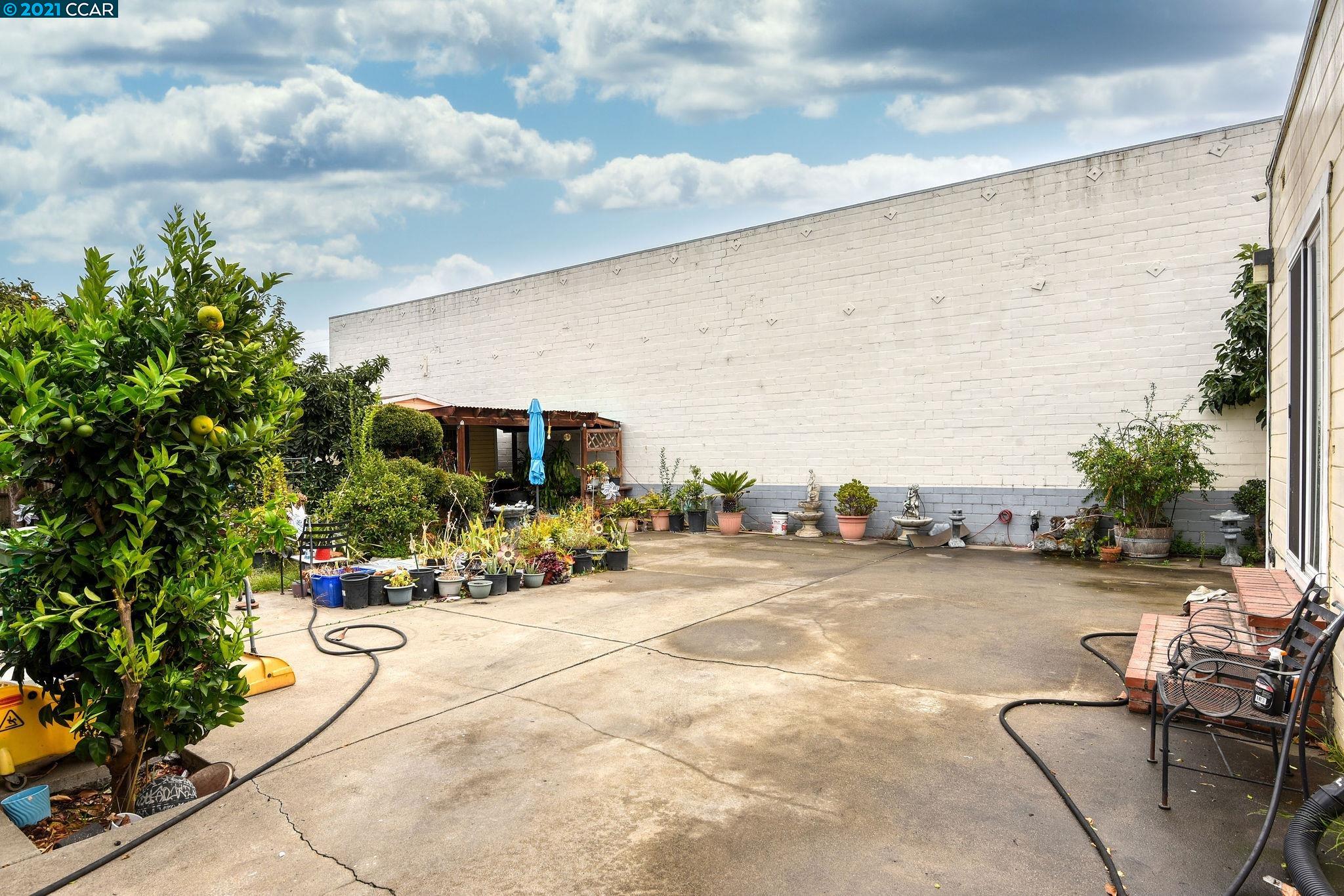 7332 International Blvd, OAKLAND, California 94621, ,Comm Industrial For Sale,For Sale,International Blvd,40972885