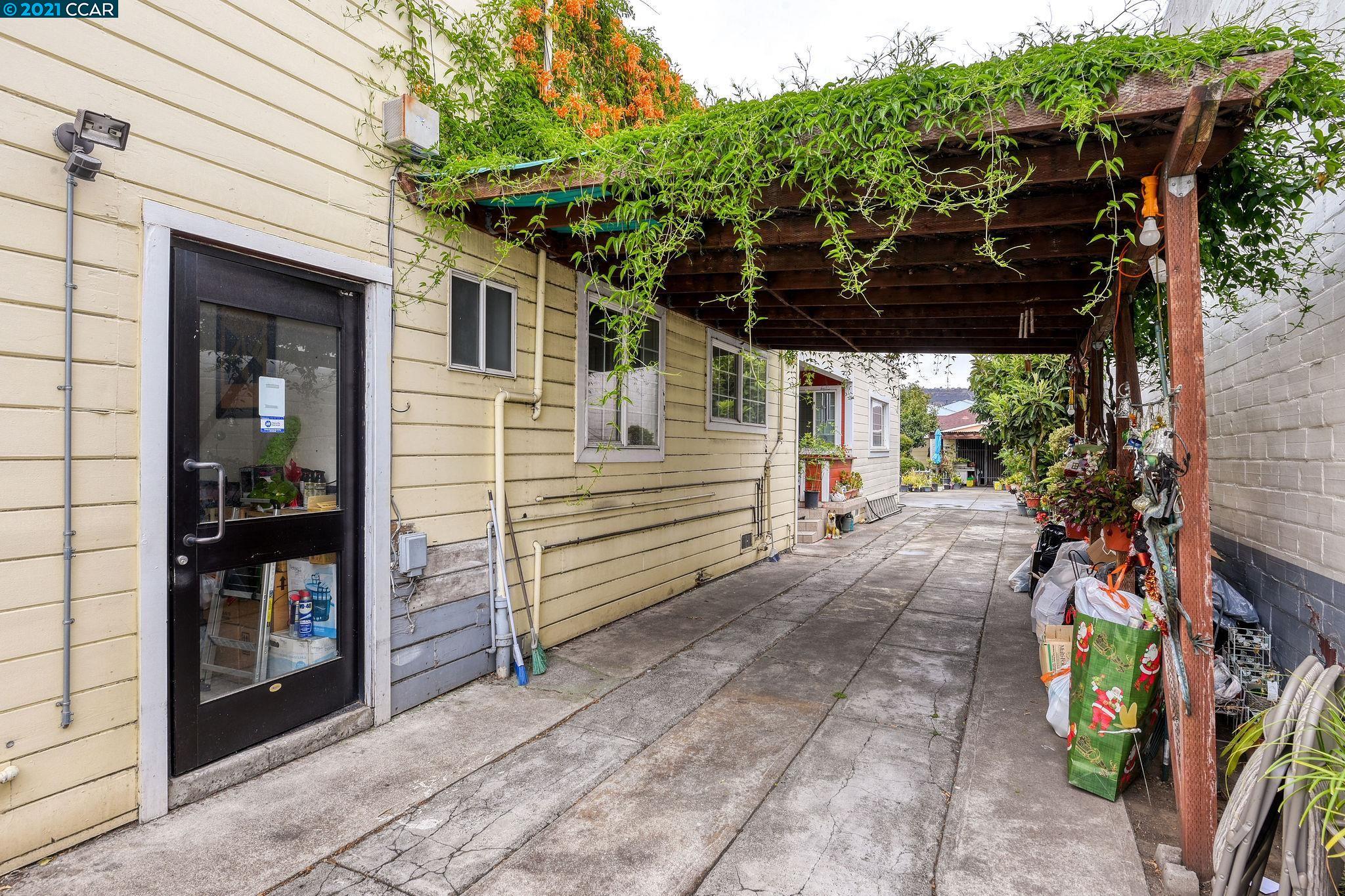 7332 International Blvd, OAKLAND, California 94621, ,Comm Industrial For Sale,For Sale,International Blvd,40972885