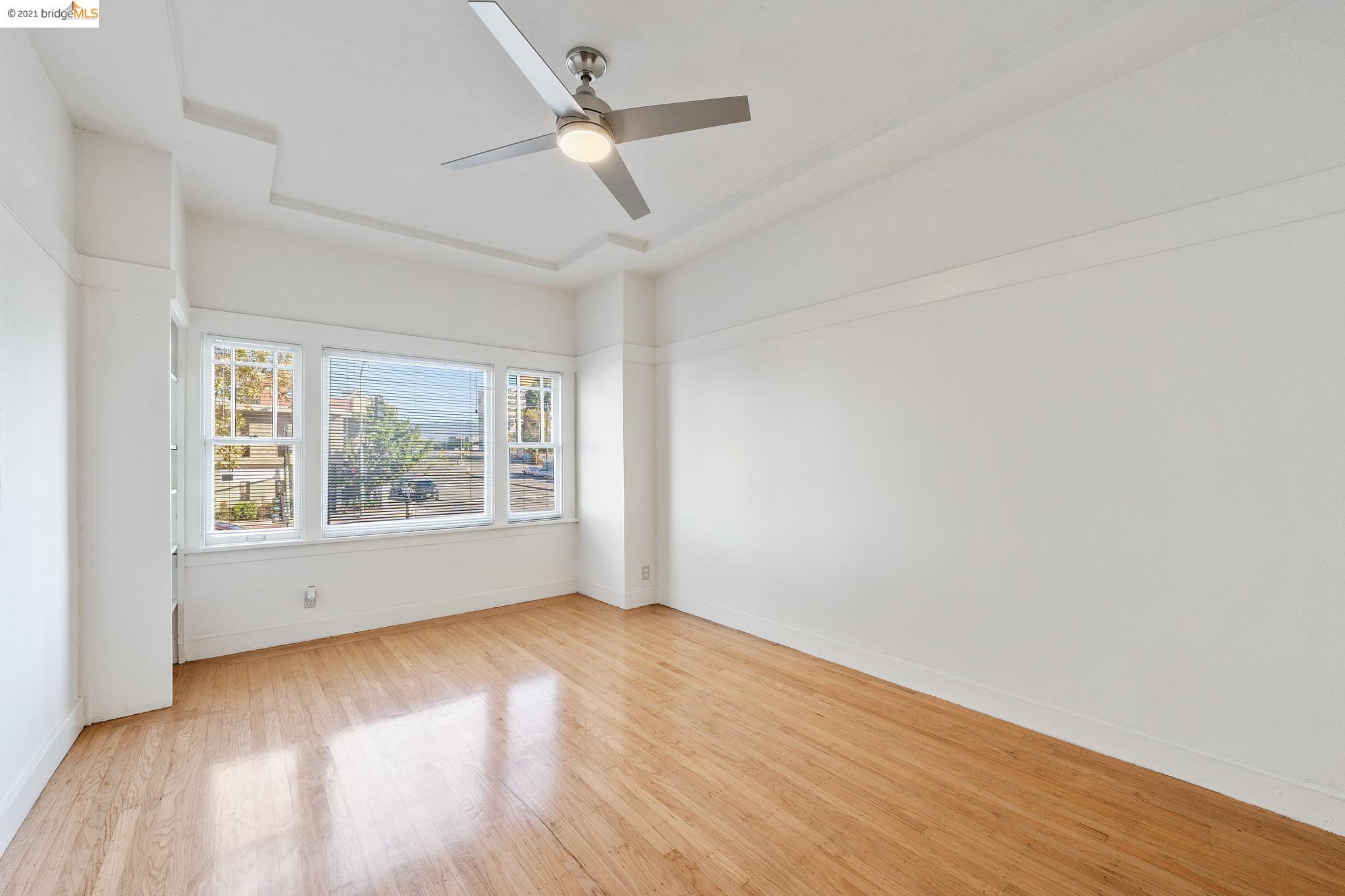 611 Grand, OAKLAND, California 94612, ,Comm Ri Multi-units 5+,For Sale,Grand,40973164