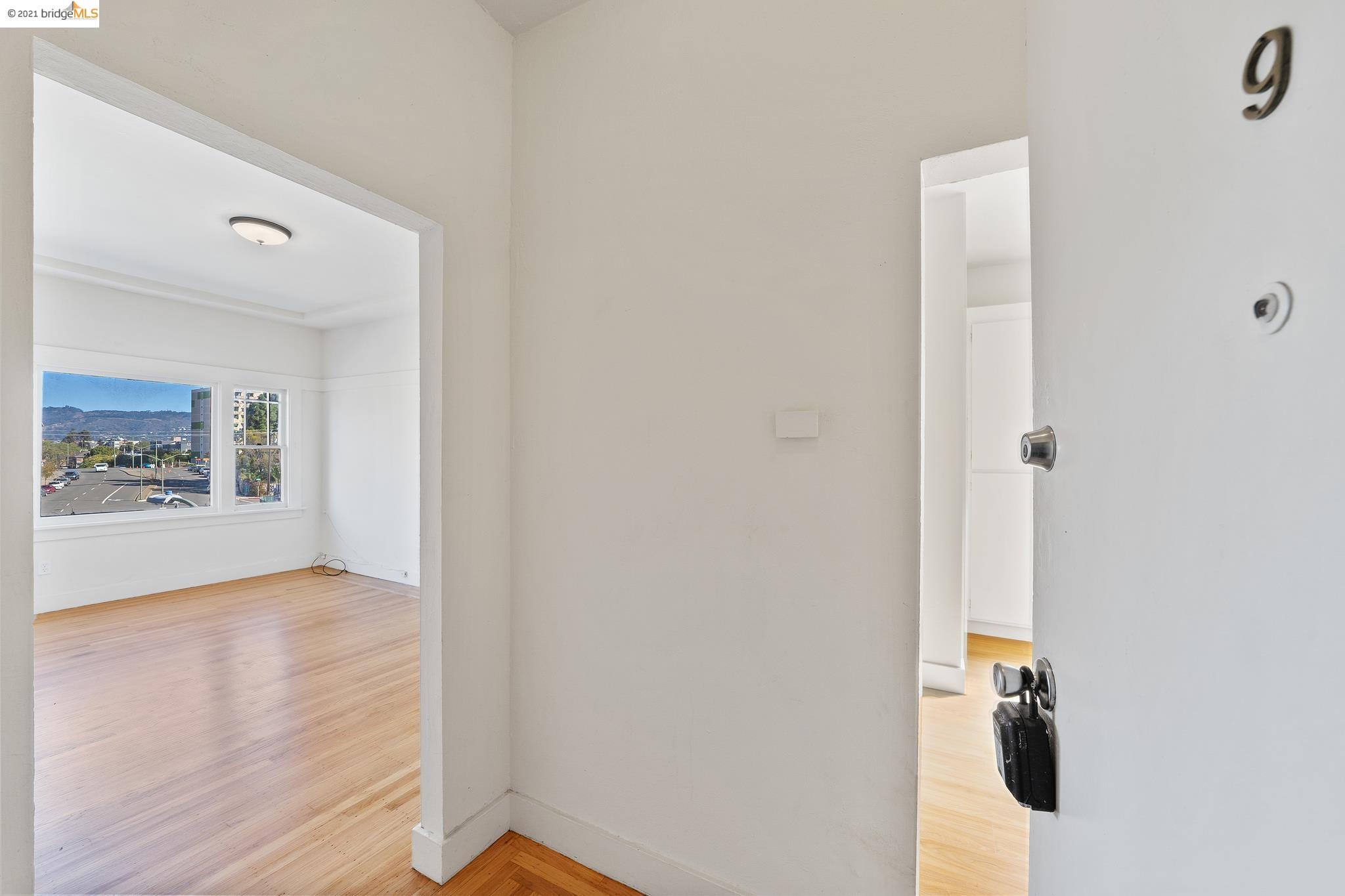 611 Grand, OAKLAND, California 94612, ,Comm Ri Multi-units 5+,For Sale,Grand,40973164