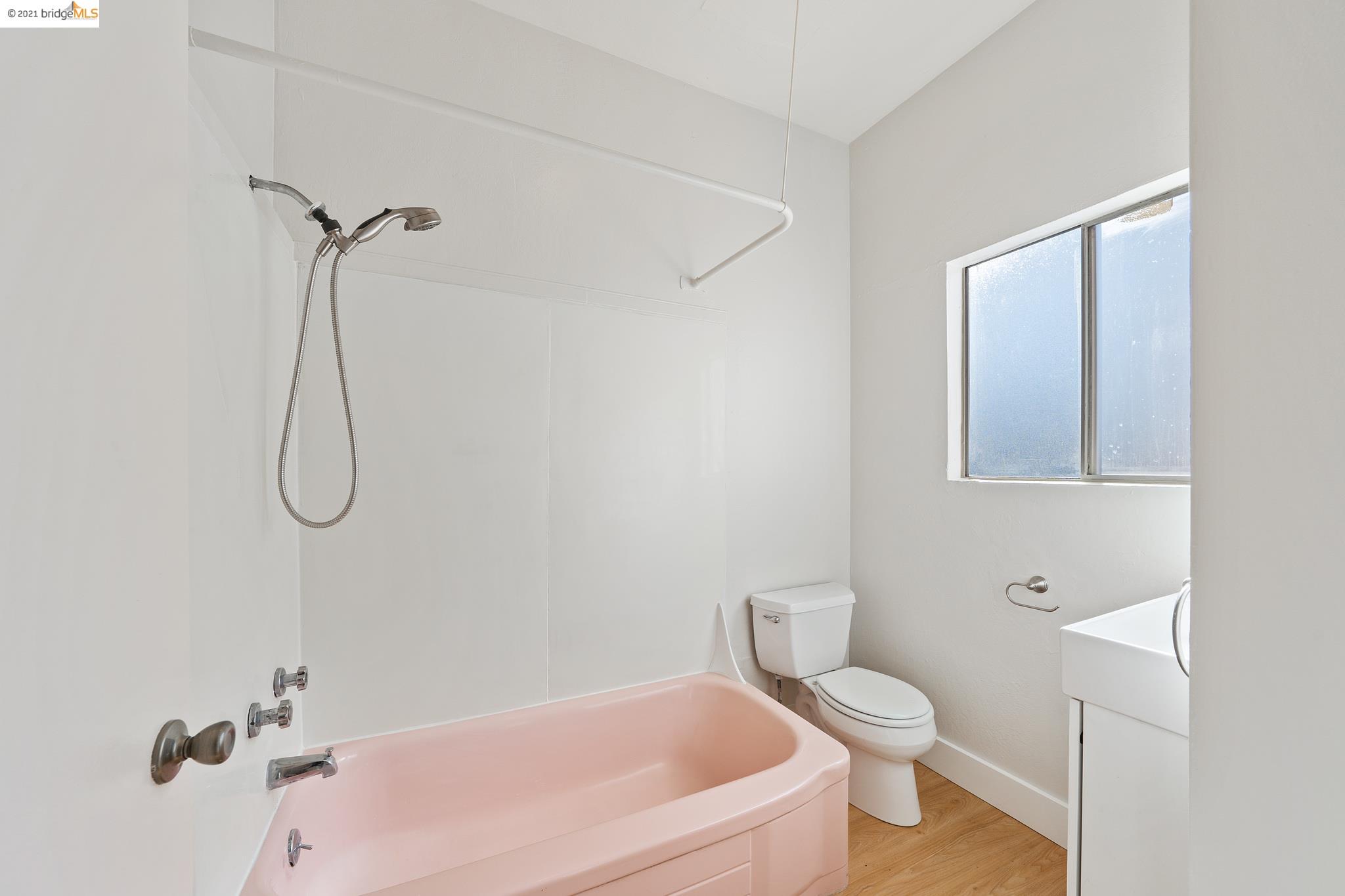 611 Grand, OAKLAND, California 94612, ,Comm Ri Multi-units 5+,For Sale,Grand,40973164