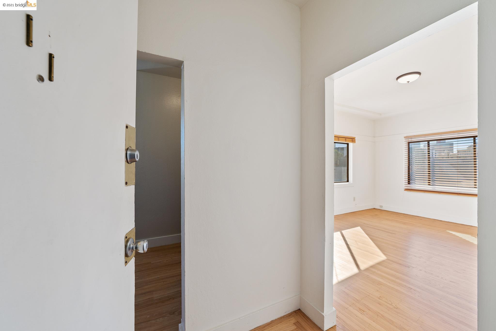 611 Grand, OAKLAND, California 94612, ,Comm Ri Multi-units 5+,For Sale,Grand,40973164
