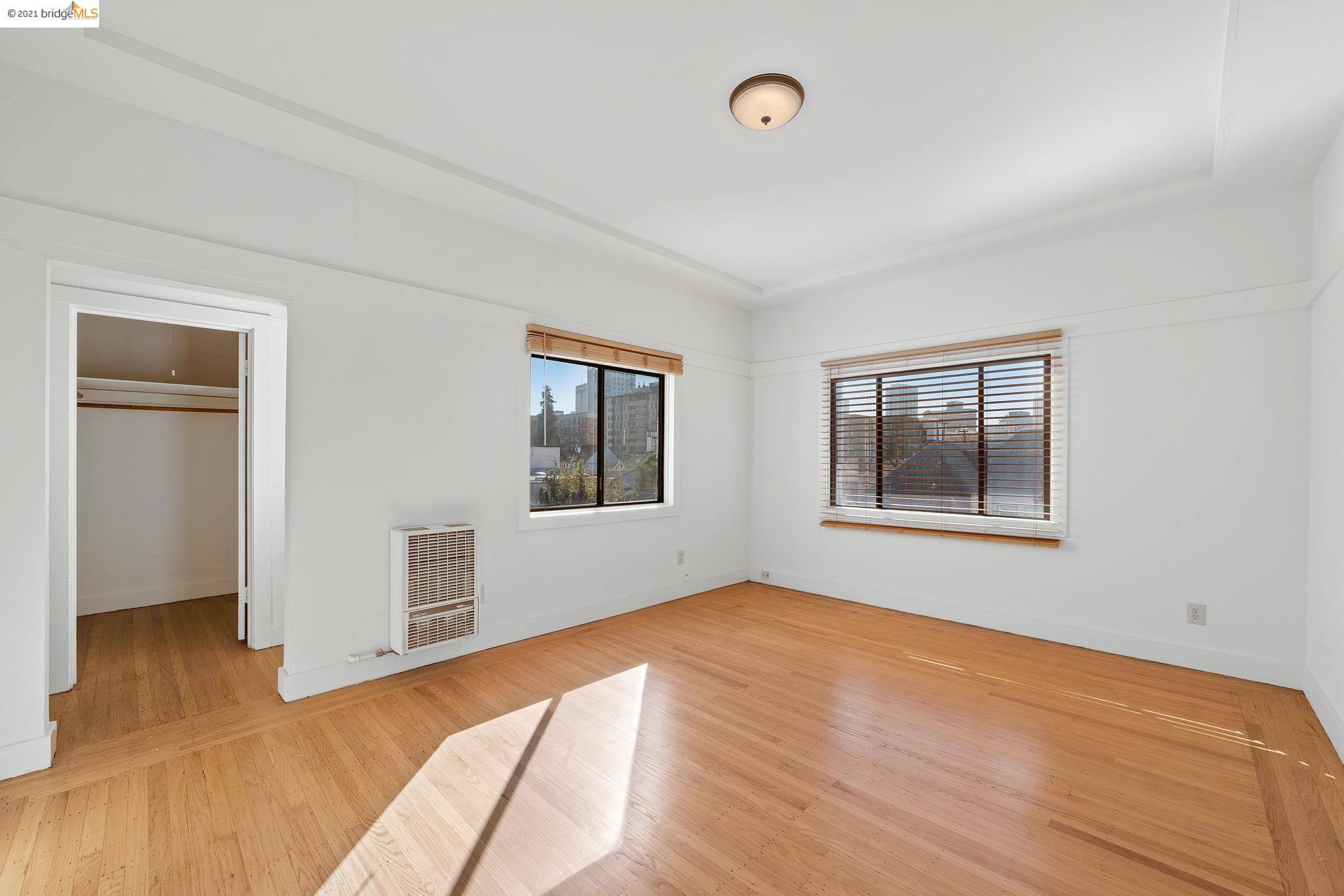 611 Grand, OAKLAND, California 94612, ,Comm Ri Multi-units 5+,For Sale,Grand,40973164