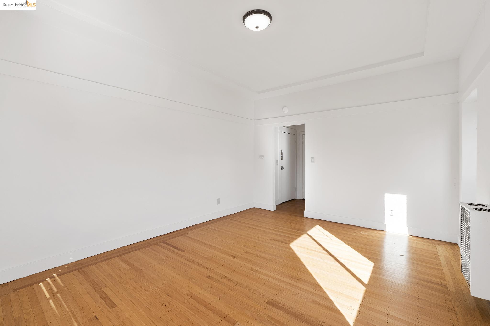 611 Grand, OAKLAND, California 94612, ,Comm Ri Multi-units 5+,For Sale,Grand,40973164