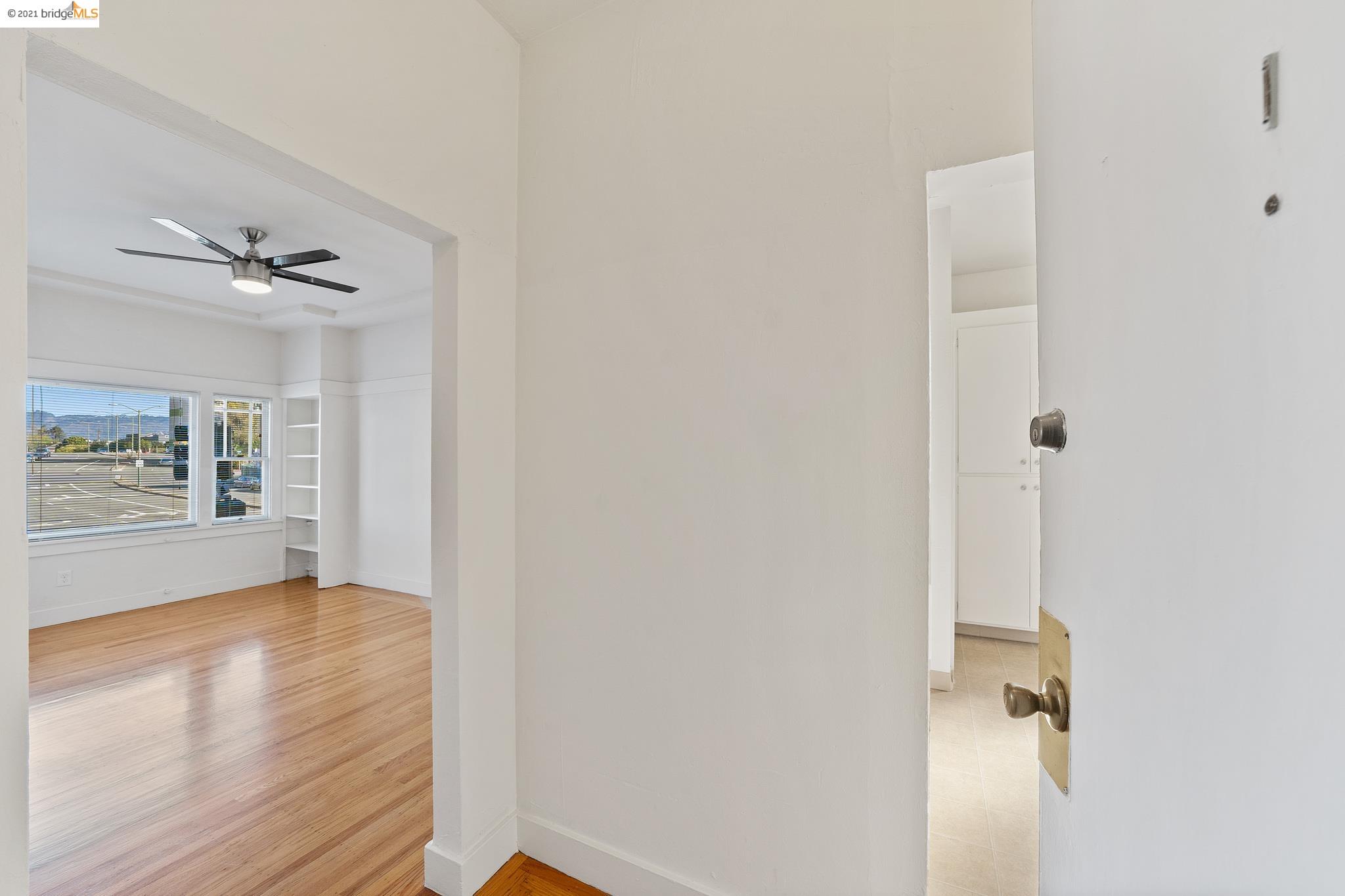 611 Grand, OAKLAND, California 94612, ,Comm Ri Multi-units 5+,For Sale,Grand,40973164