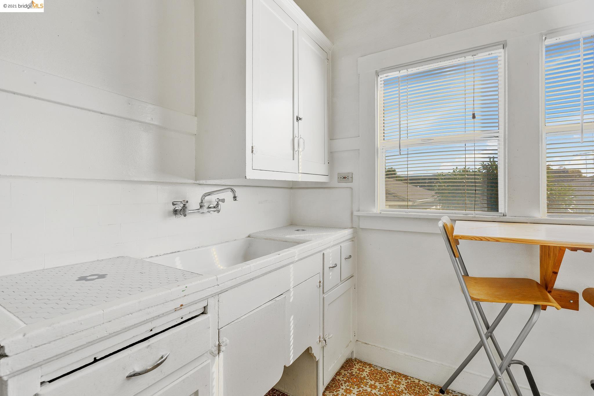 64 9Th St, SAN JOSE, California 95112, ,Comm Ri Multi-units 5+,For Sale,9Th St,40973764