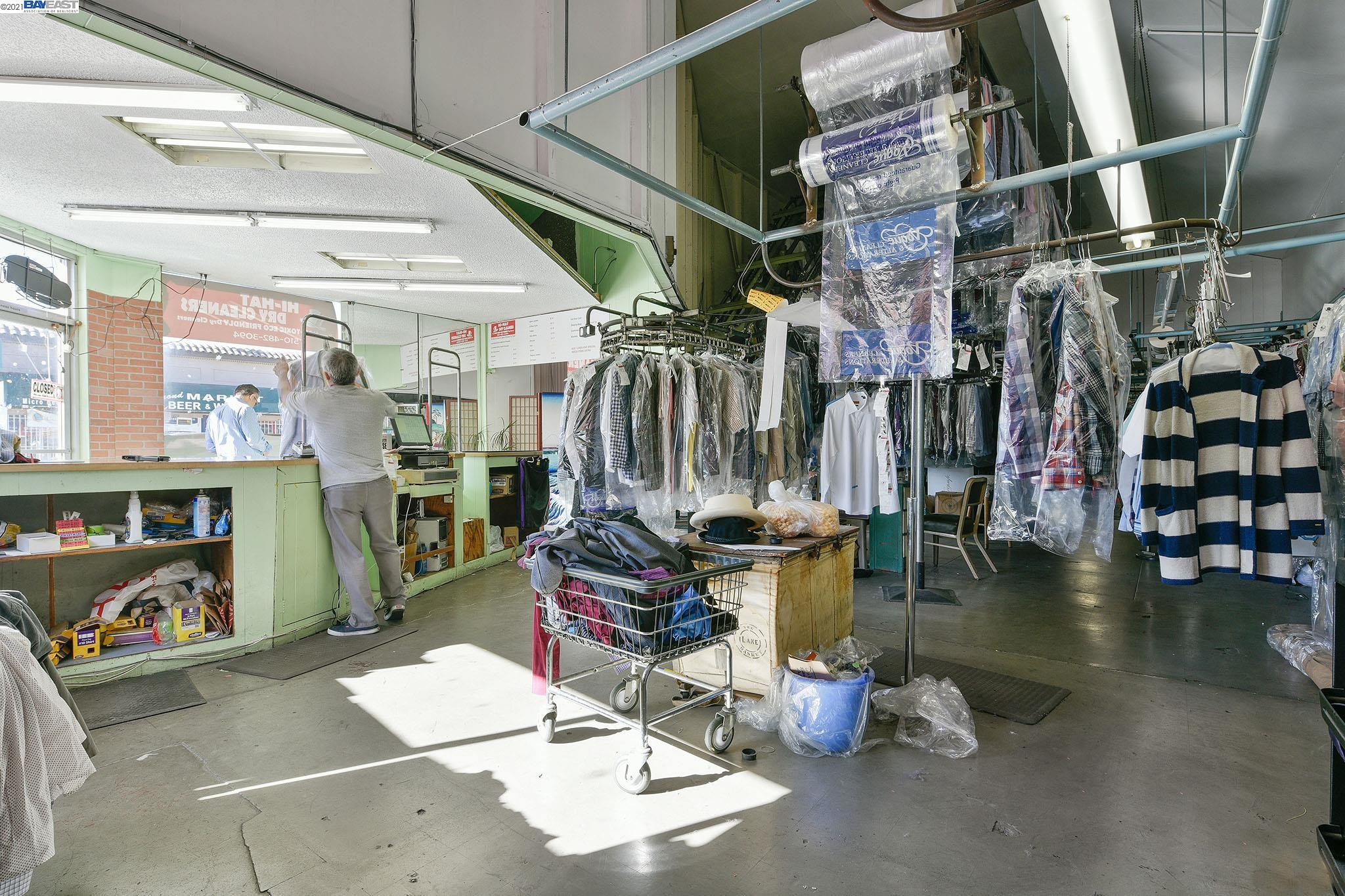 2974 MacArthur Blvd, OAKLAND, California 94602, ,Comm Industrial For Sale,For Sale,MacArthur Blvd,40974363