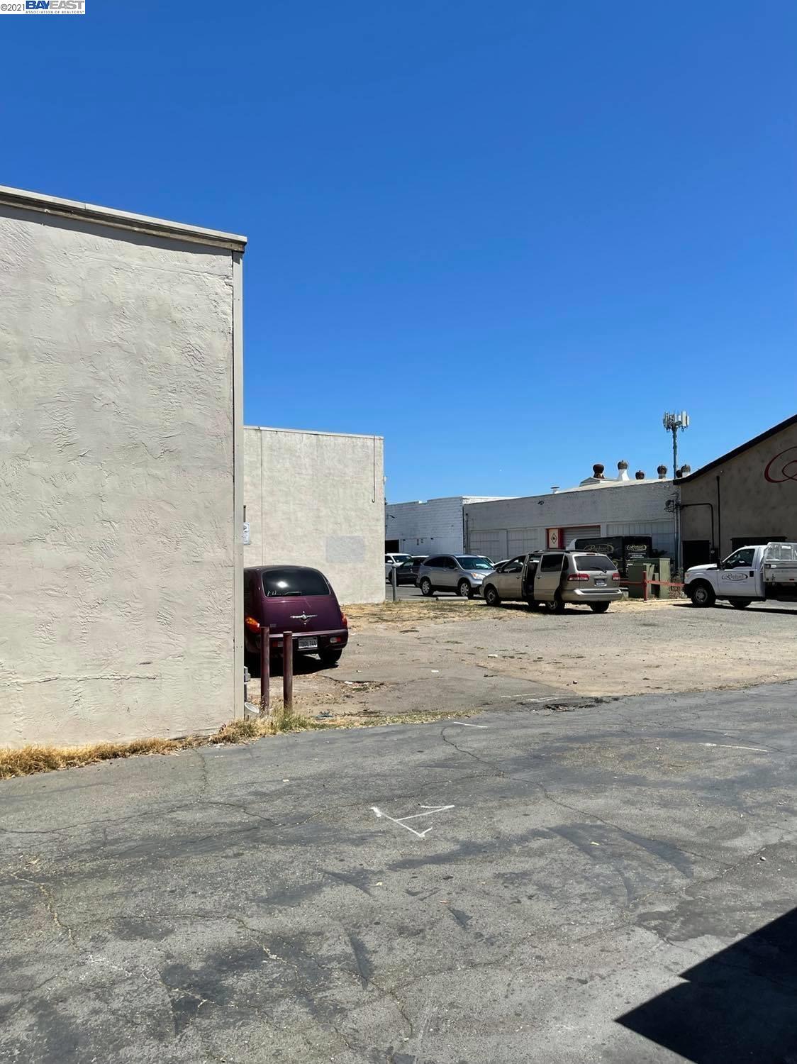 230 School St, LODI, California 95240, ,Comm Industrial For Sale,For Sale,School St,40974557