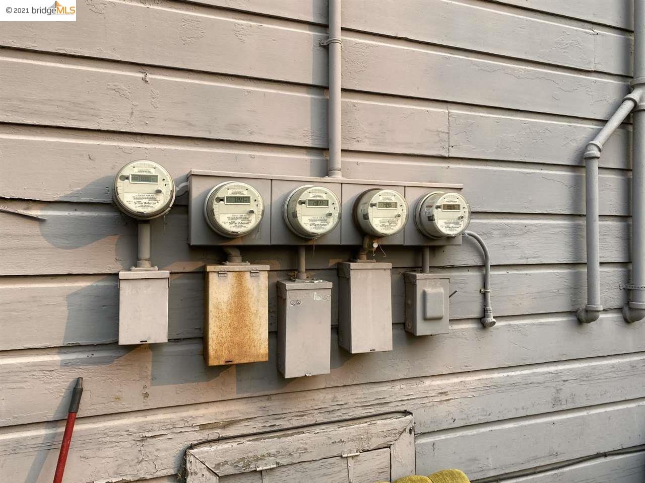 318 Portland Ave, OAKLAND, California 94606, ,Comm Ri Multi-units 5+,For Sale,Portland Ave,40974802