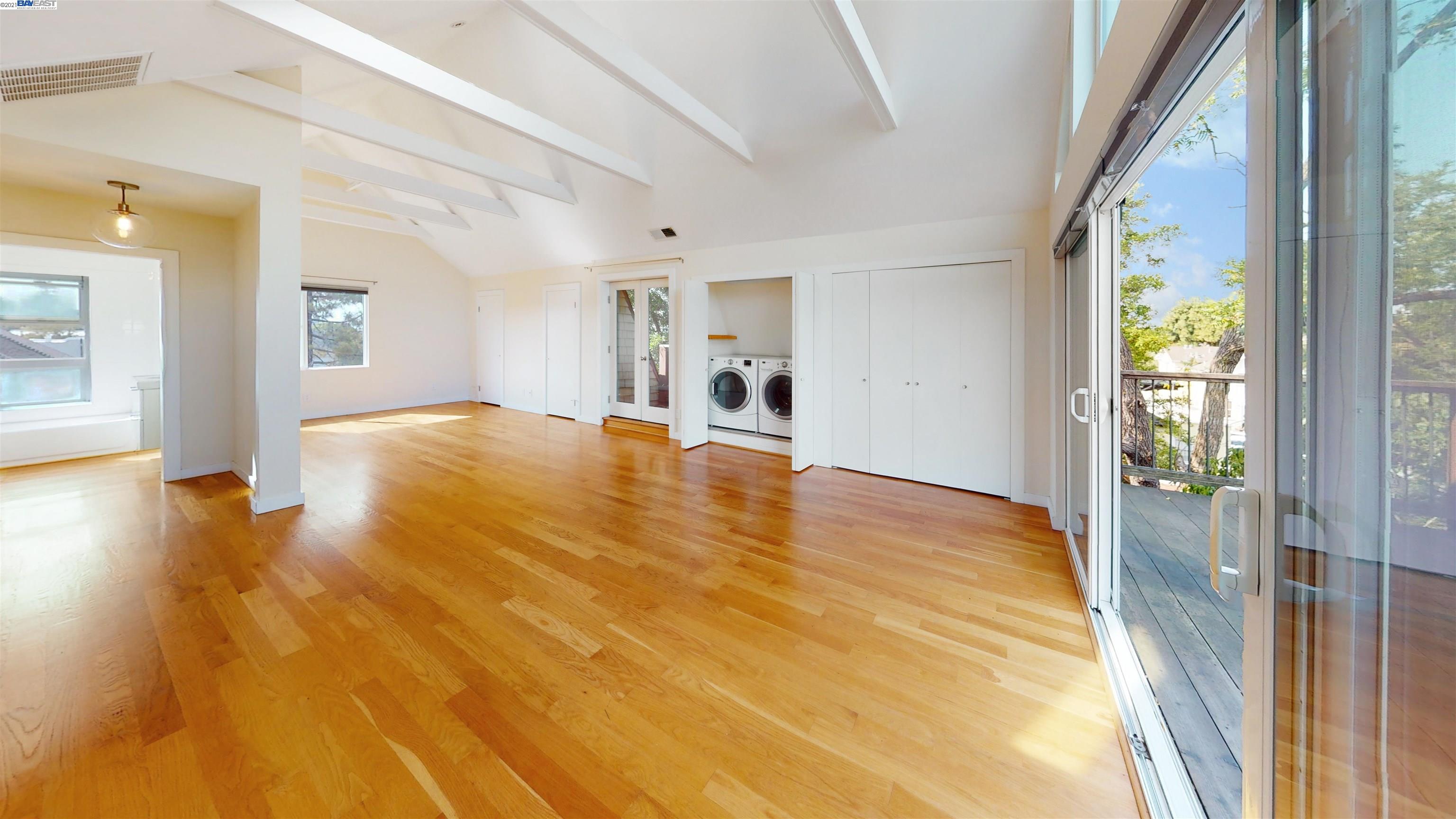 2043 7Th Ave, OAKLAND, California 94606, ,Comm Ri Multi-units 5+,For Sale,7Th Ave,40975496