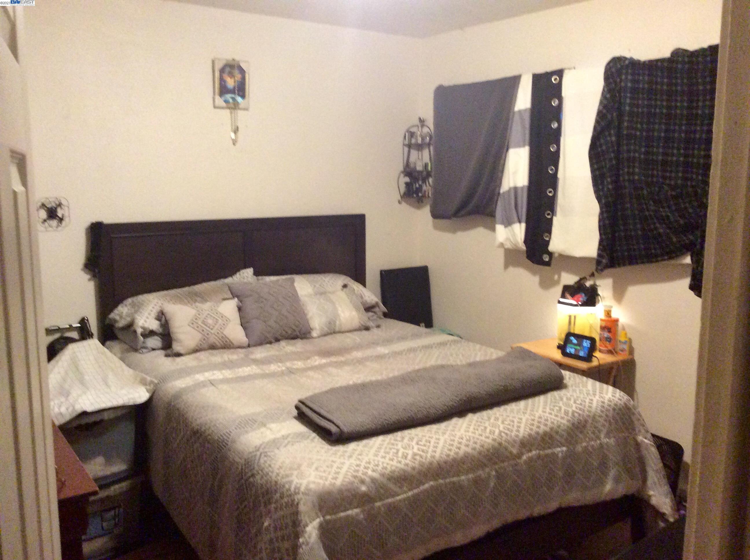 325 Barrette Avenue, SACRAMENTO, California 95815, ,Comm Ri Multi-units 5+,For Sale,Barrette Avenue,40975568