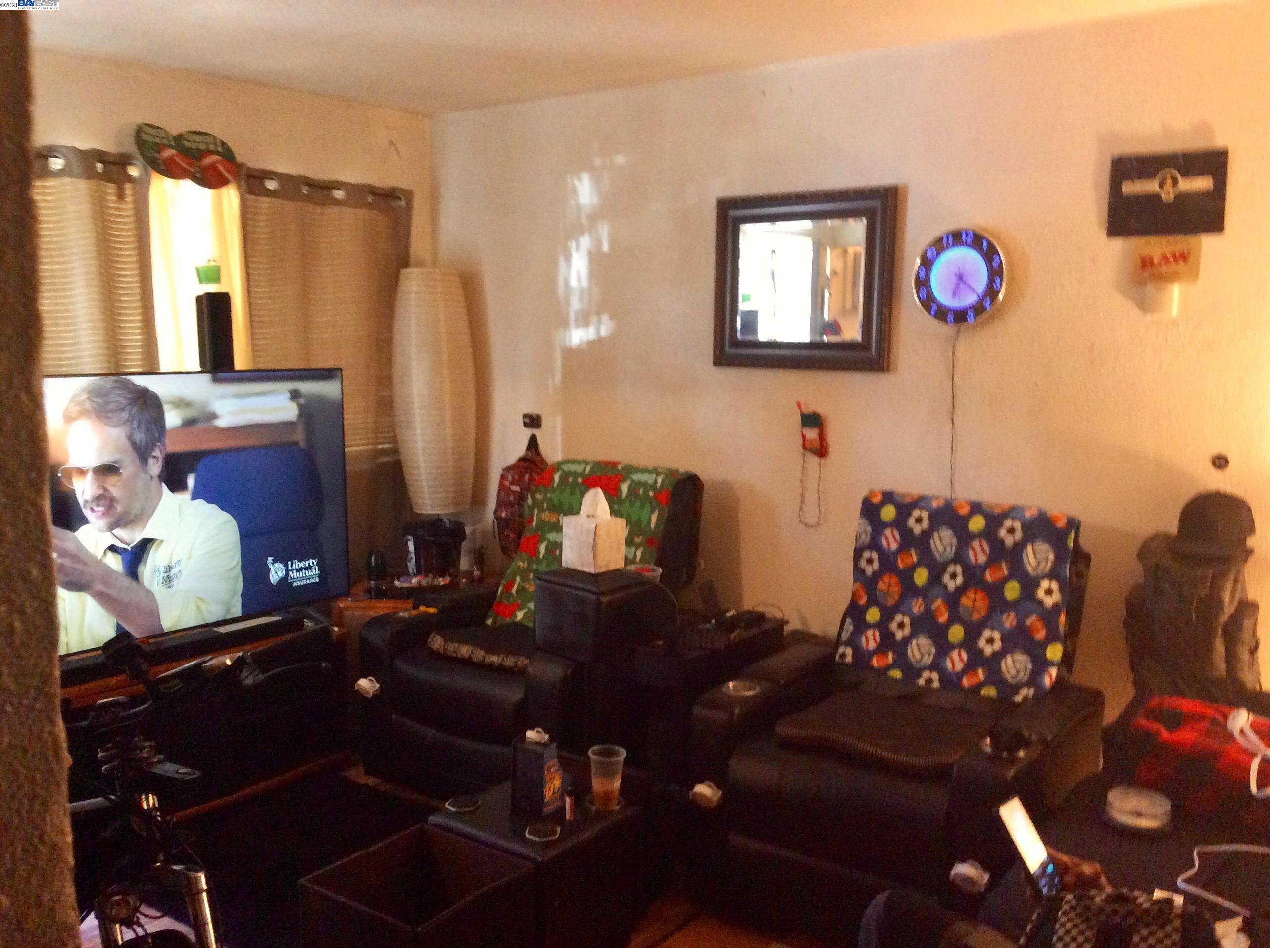 325 Barrette Avenue, SACRAMENTO, California 95815, ,Comm Ri Multi-units 5+,For Sale,Barrette Avenue,40975568