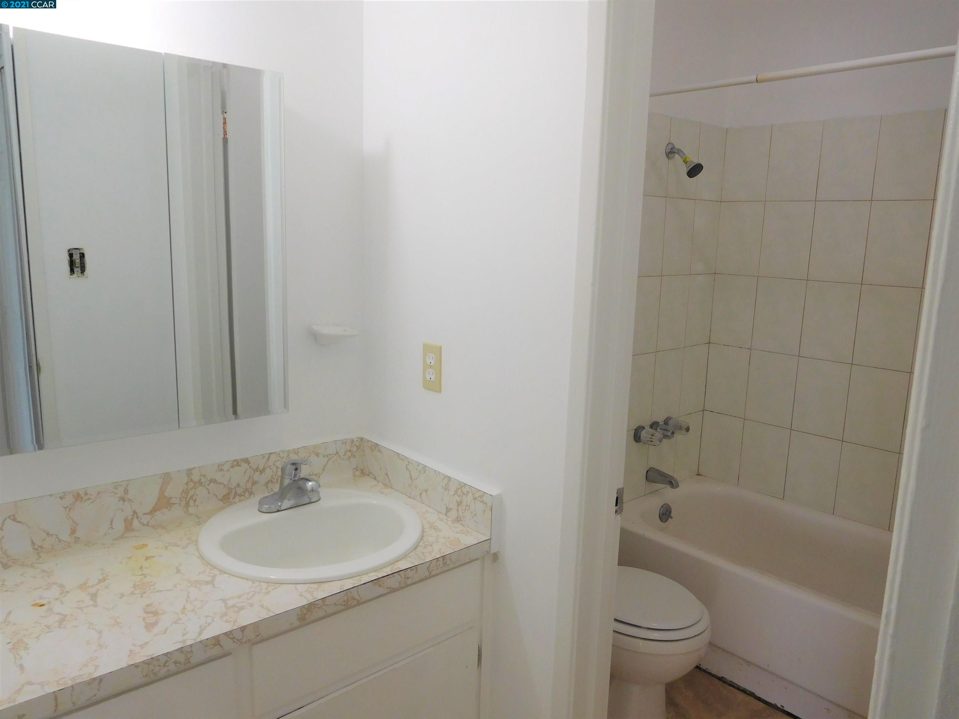 3000 Fruitvale Ave., OAKLAND, California 94602, ,Comm Ri Multi-units 5+,For Sale,Fruitvale Ave.,40975615