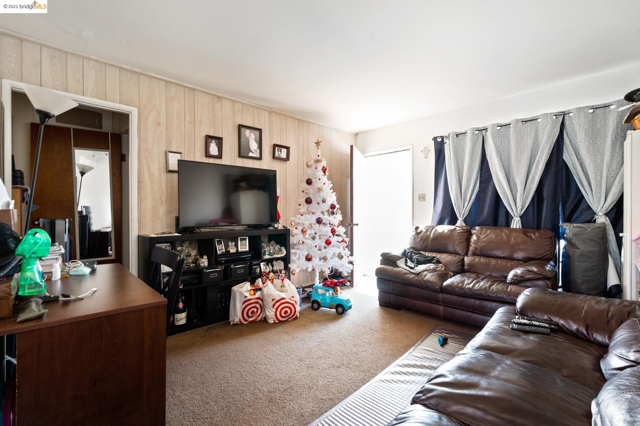 32207 Seneca St, HAYWARD, California 94544, ,Comm Ri Multi-units 5+,For Sale,Seneca St,40975641