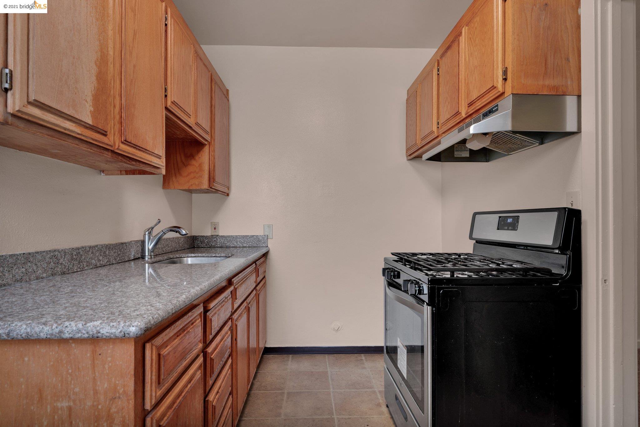 1716 University Ave, BERKELEY, California 94704, ,Comm Ri Multi-units 5+,For Sale,University Ave,40975771