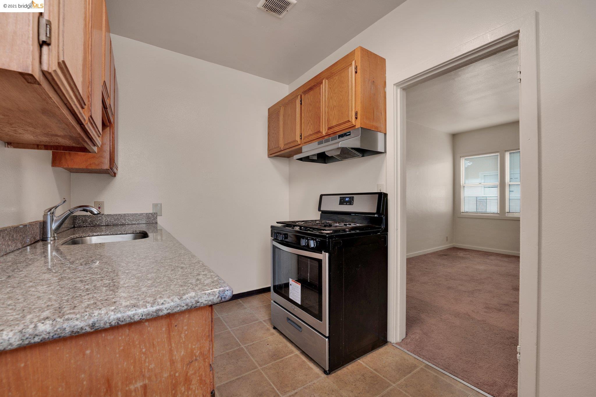 1716 University Ave, BERKELEY, California 94704, ,Comm Ri Multi-units 5+,For Sale,University Ave,40975771