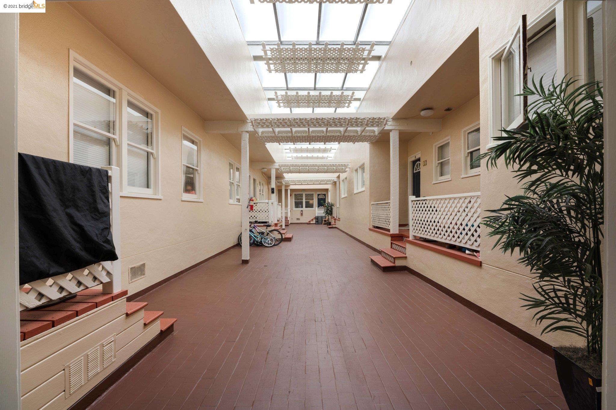 1716 University Ave, BERKELEY, California 94704, ,Comm Ri Multi-units 5+,For Sale,University Ave,40975771