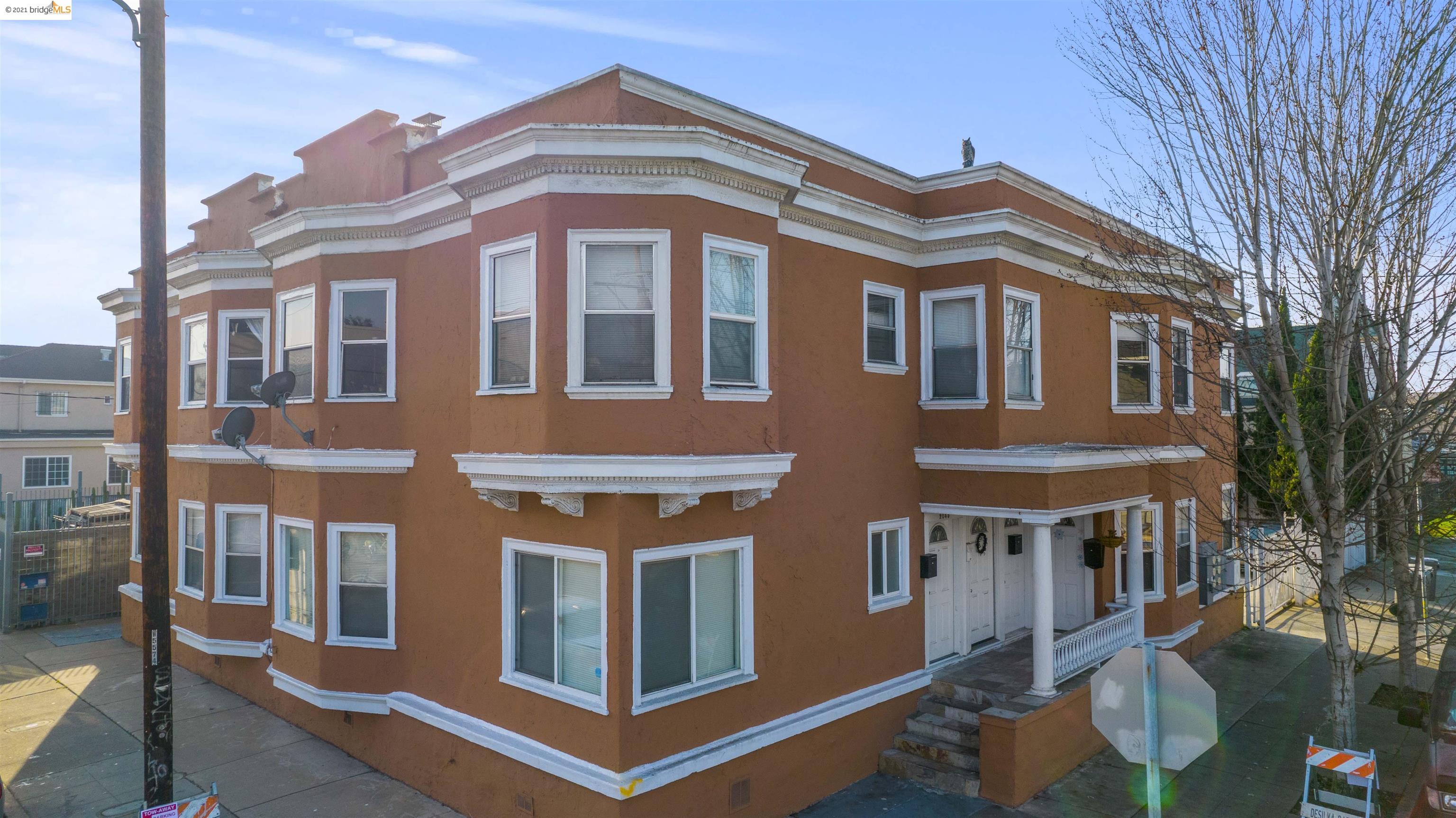 2851 West Street, OAKLAND, California 94608, ,Comm Ri Multi-units 5+,For Sale,West Street,40975797