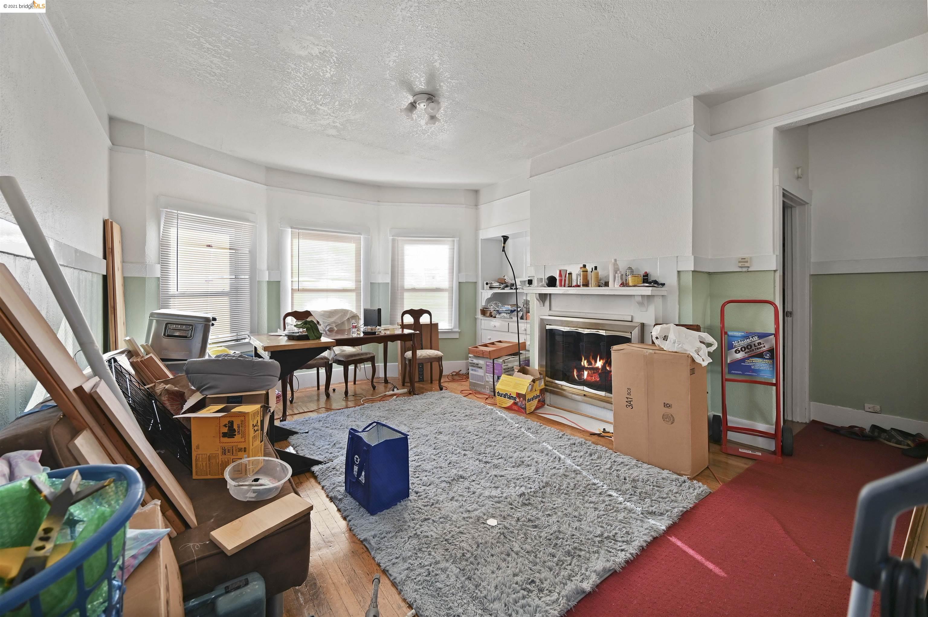 2851 West Street, OAKLAND, California 94608, ,Comm Ri Multi-units 5+,For Sale,West Street,40975797