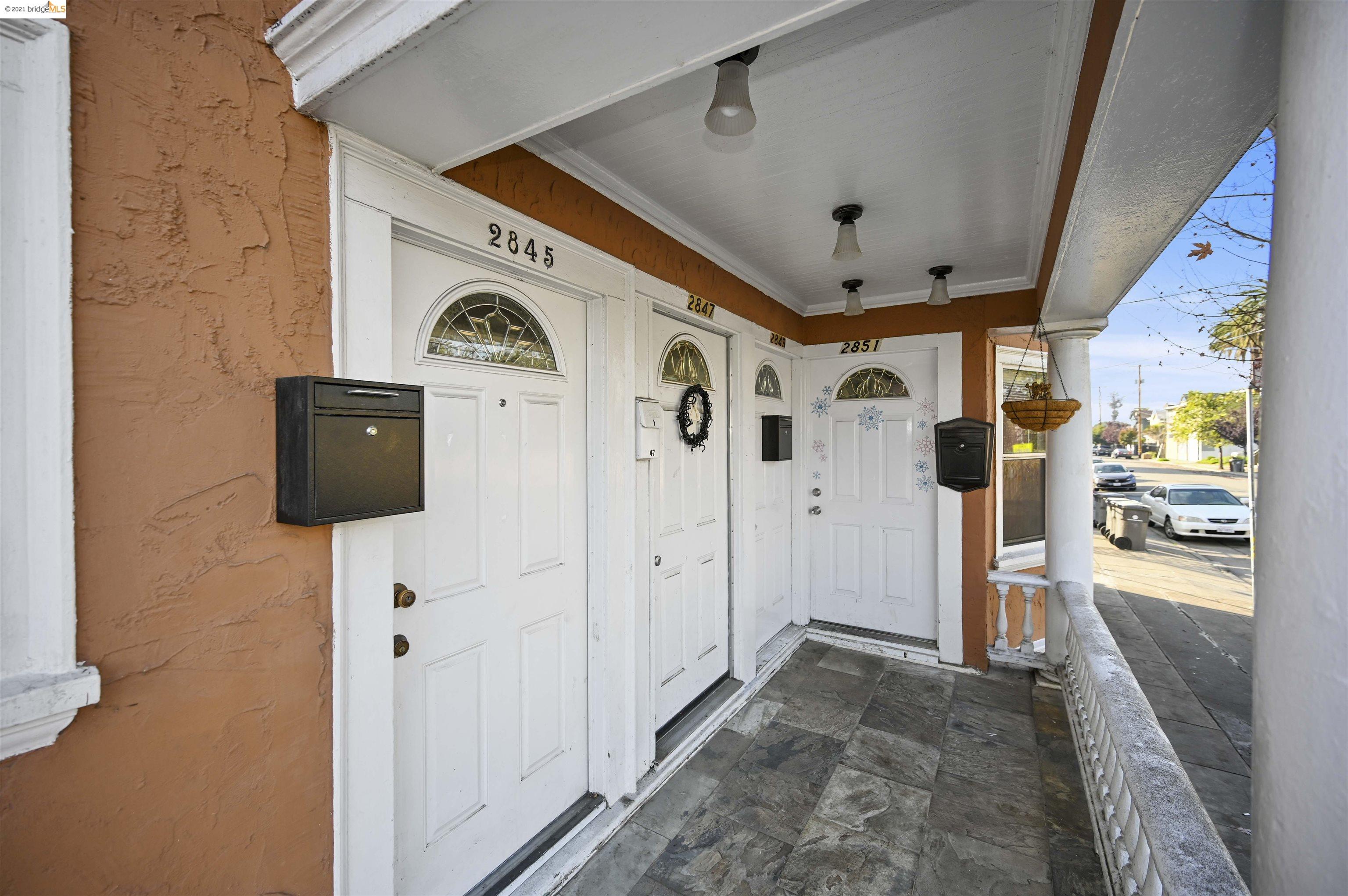 2851 West Street, OAKLAND, California 94608, ,Comm Ri Multi-units 5+,For Sale,West Street,40975797