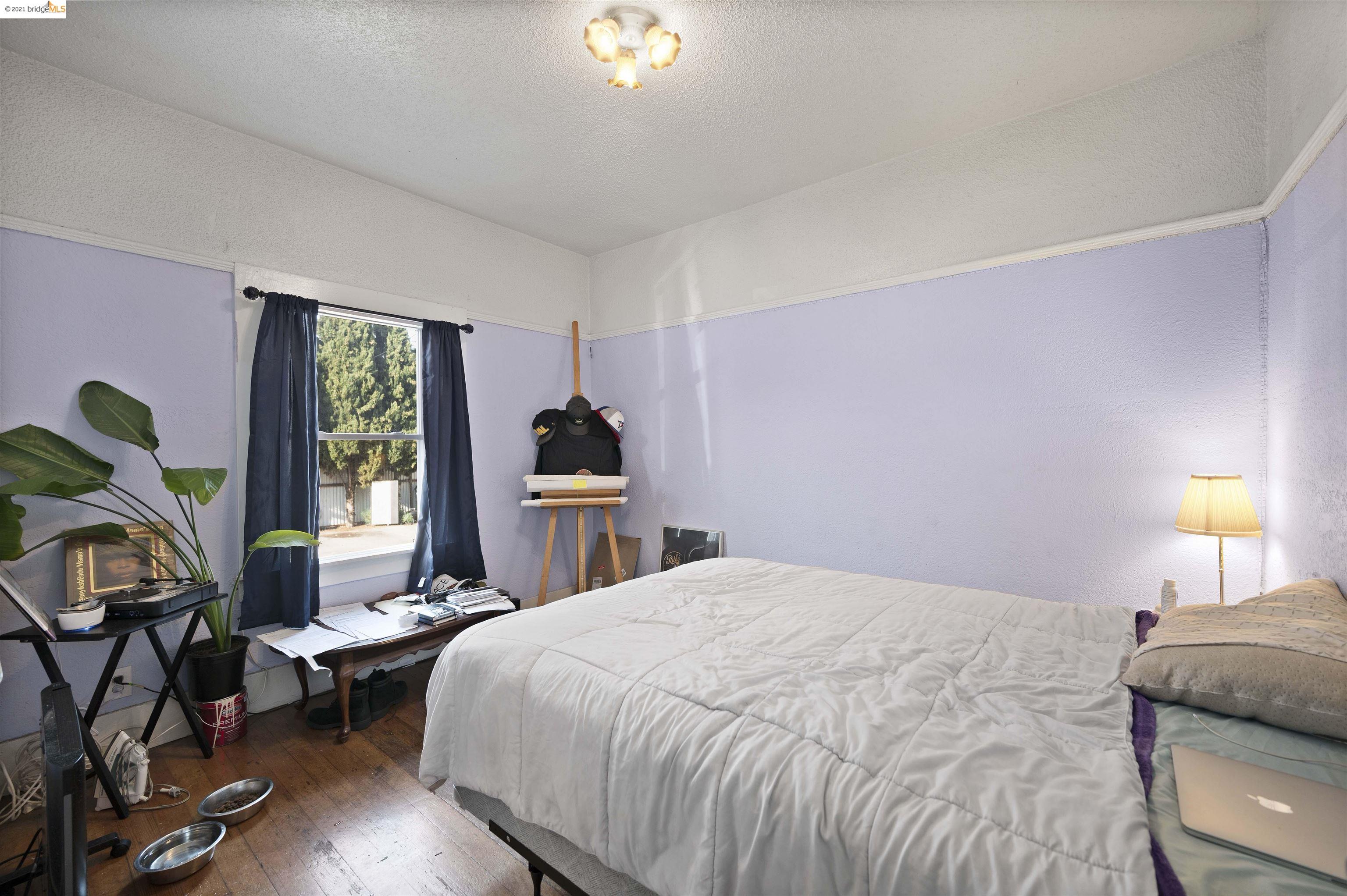 2851 West Street, OAKLAND, California 94608, ,Comm Ri Multi-units 5+,For Sale,West Street,40975797