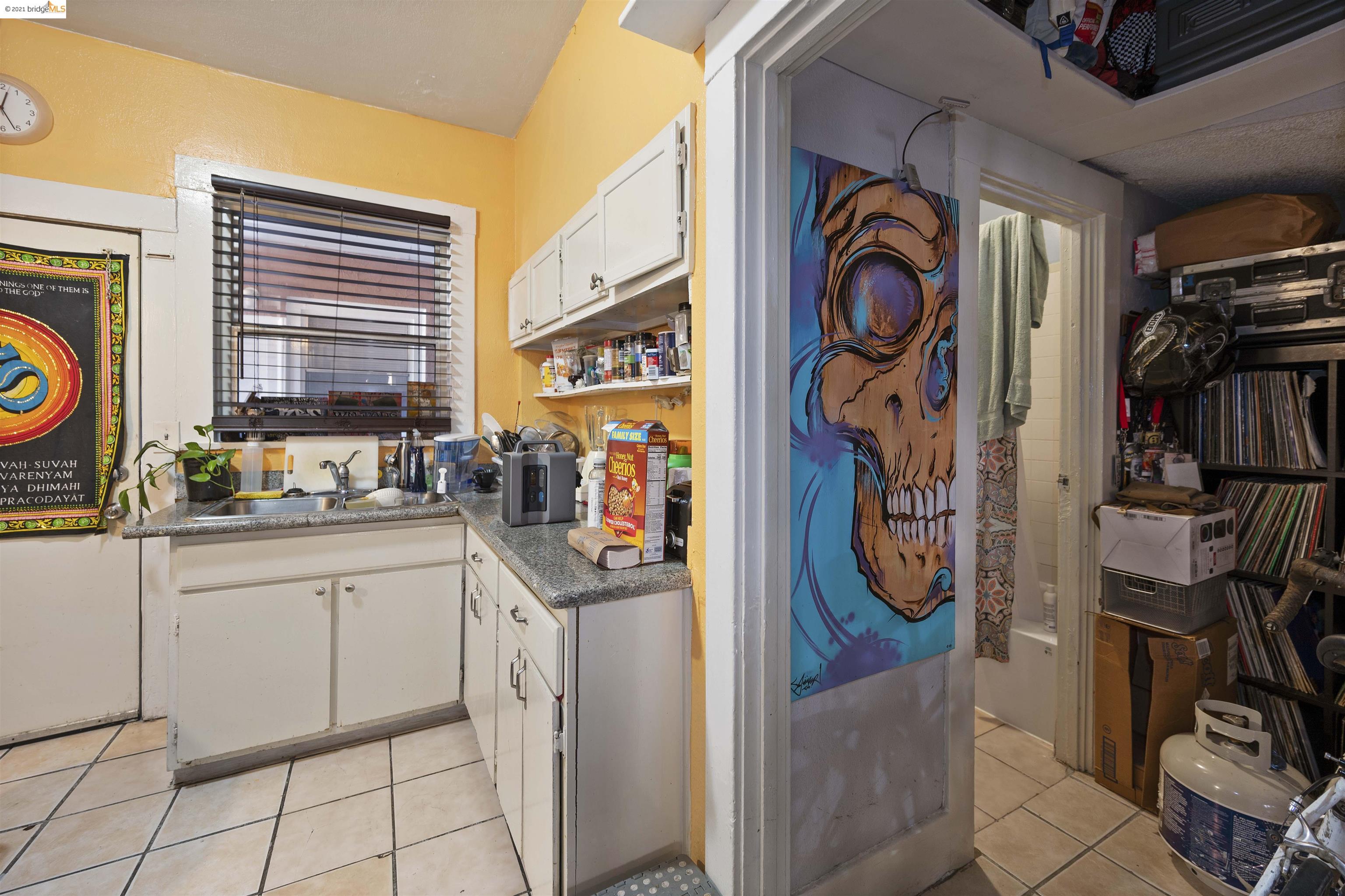 2851 West Street, OAKLAND, California 94608, ,Comm Ri Multi-units 5+,For Sale,West Street,40975797