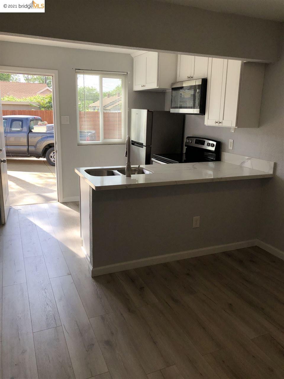 315 1/2 Elm St, LODI, California 95240, ,Comm Ri Multi-units 5+,For Sale,1/2 Elm St,40976015