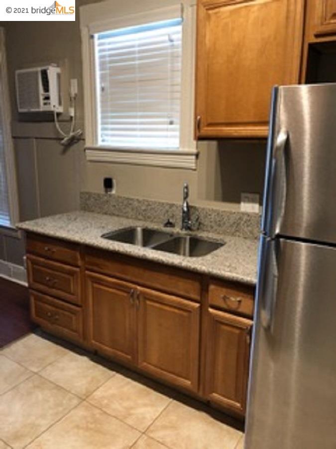 315 1/2 Elm St, LODI, California 95240, ,Comm Ri Multi-units 5+,For Sale,1/2 Elm St,40976015
