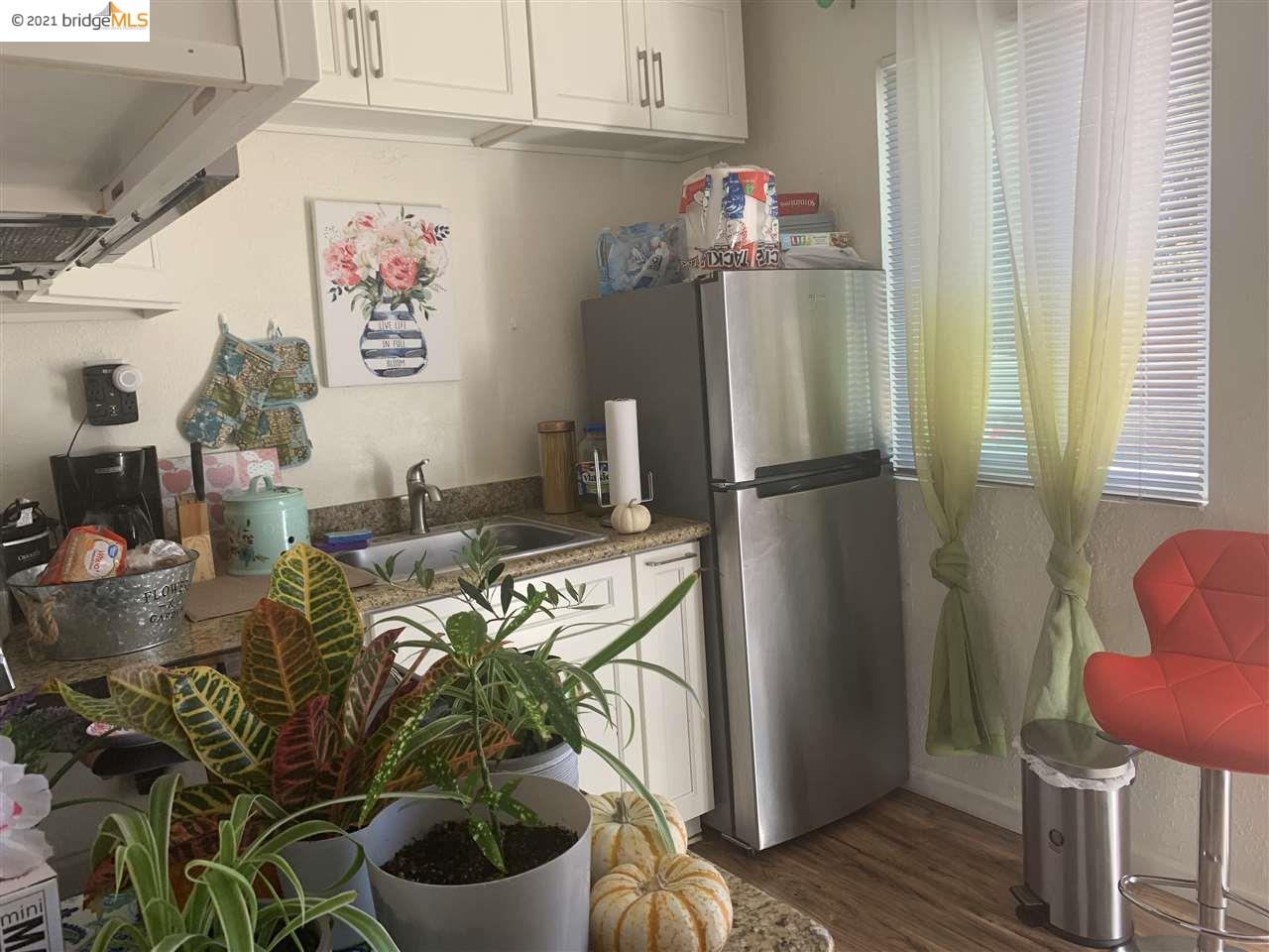 315 1/2 Elm St, LODI, California 95240, ,Comm Ri Multi-units 5+,For Sale,1/2 Elm St,40976015