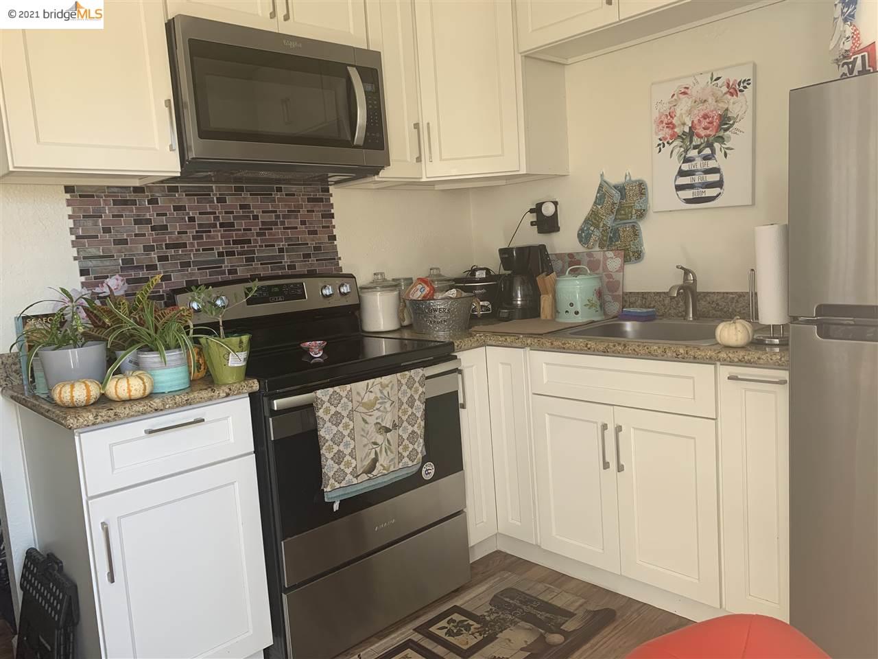 315 1/2 Elm St, LODI, California 95240, ,Comm Ri Multi-units 5+,For Sale,1/2 Elm St,40976015