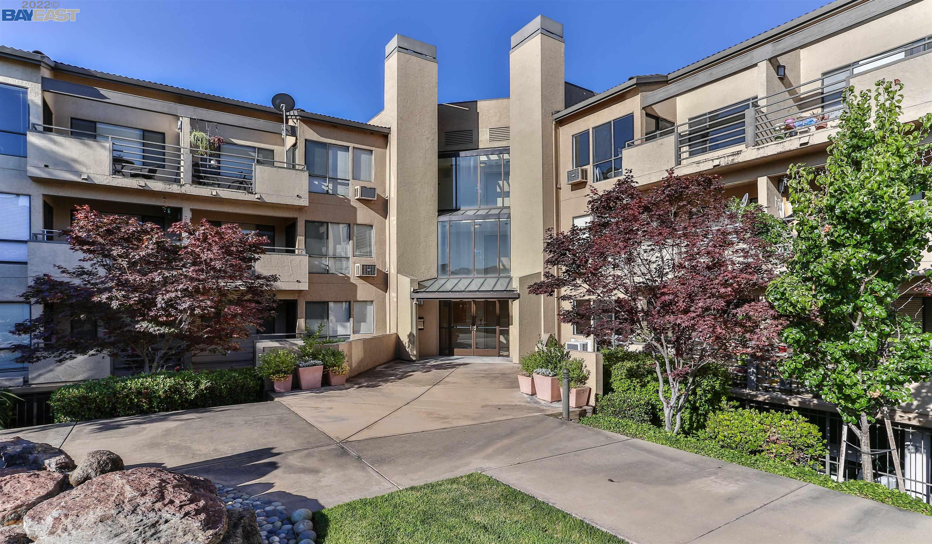 More Details about MLS # 41014570 : 39206 GUARDINO DR # 106