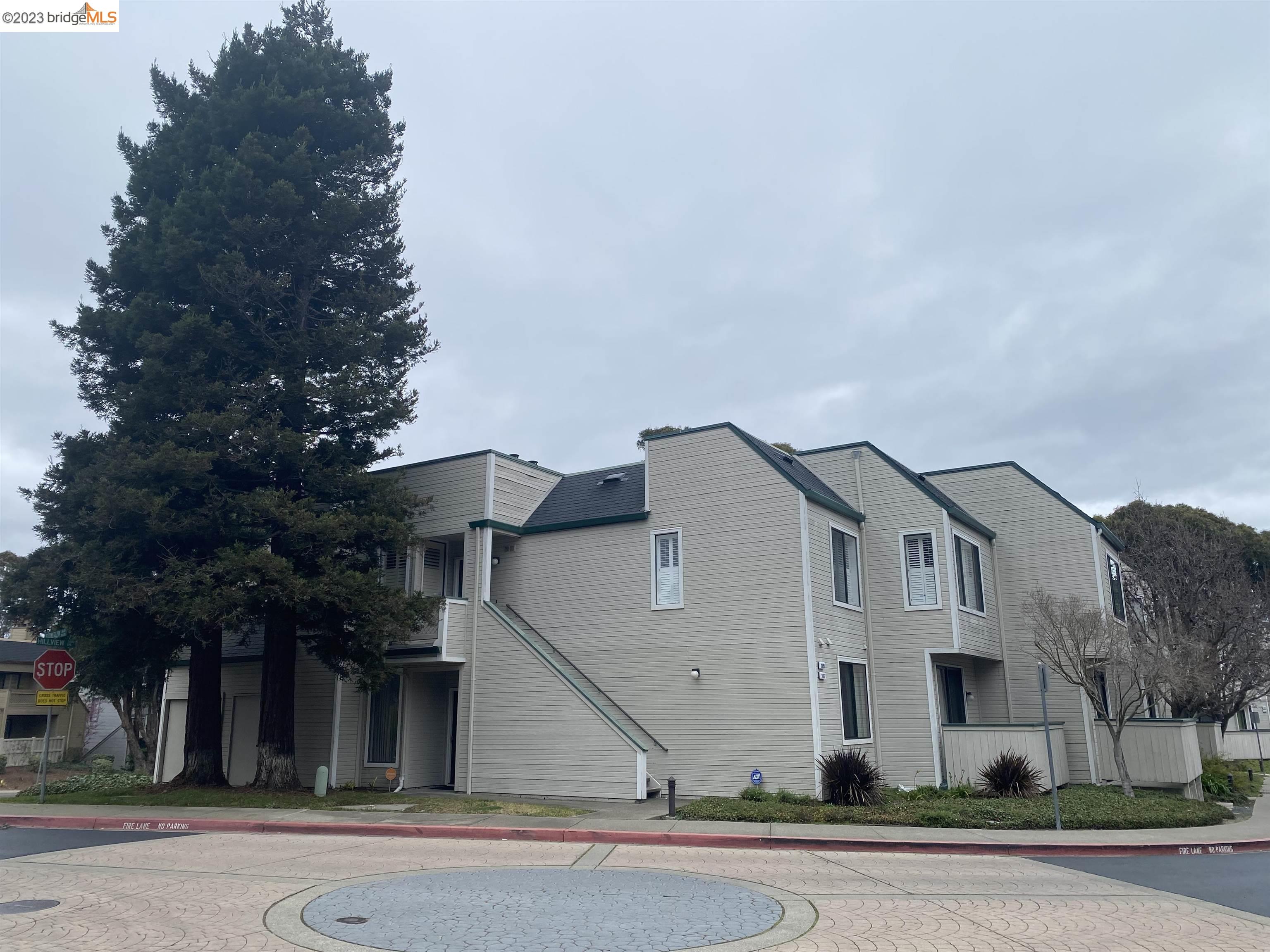 Browse active condo listings in HILLTOP