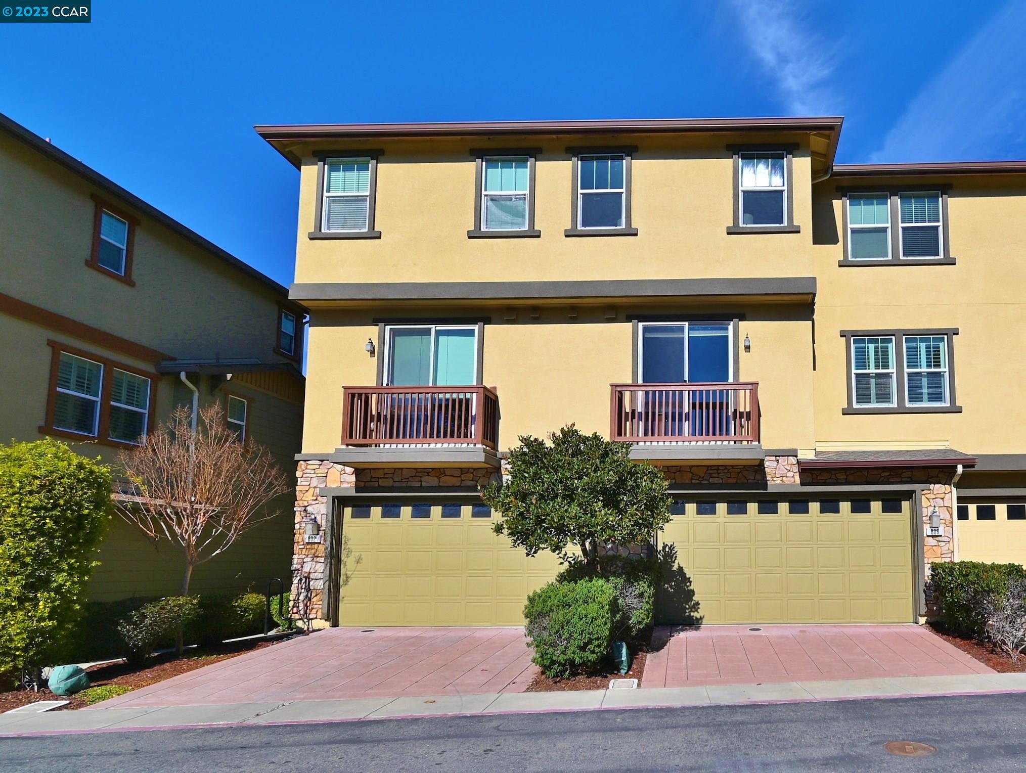 More Details about MLS # 41018177 : 806 EL PASEO CIRCLE