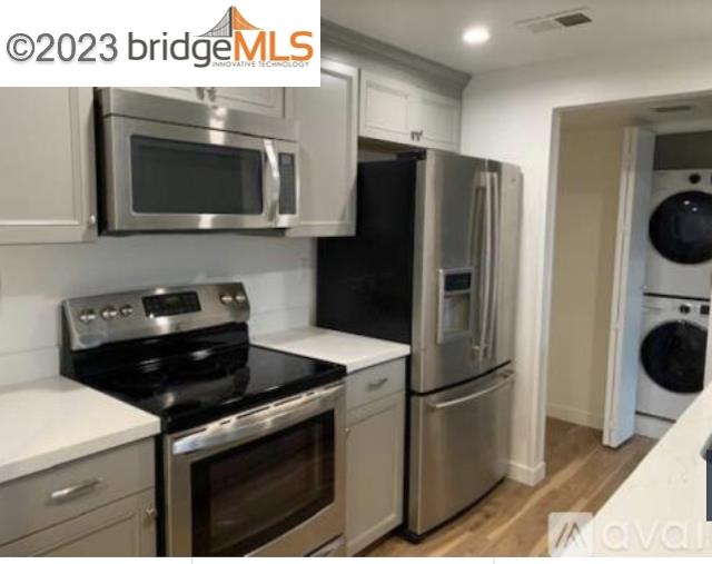 More Details about MLS # 41019809 : 2400 SHADOW LANE # 103