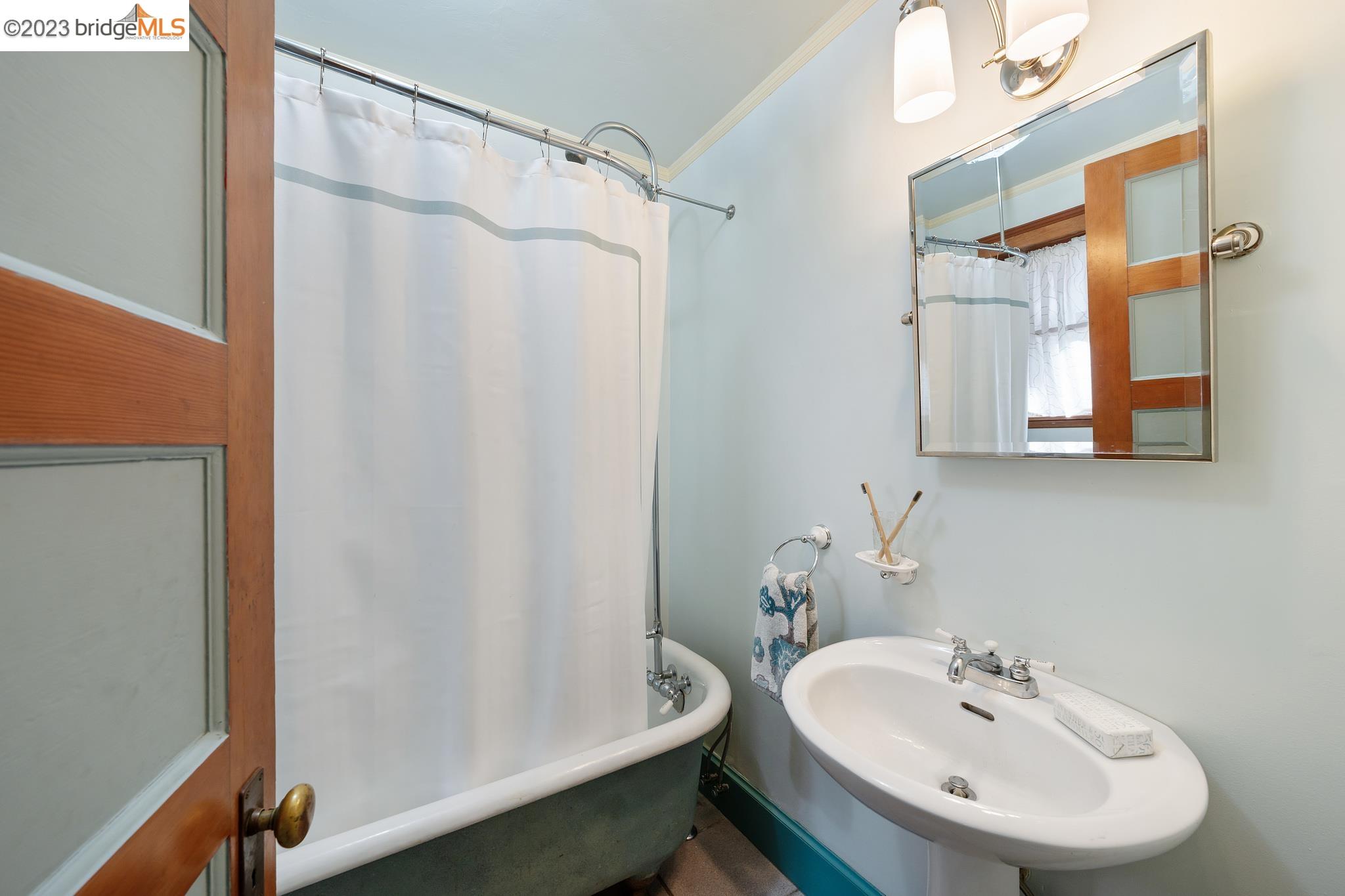property-img